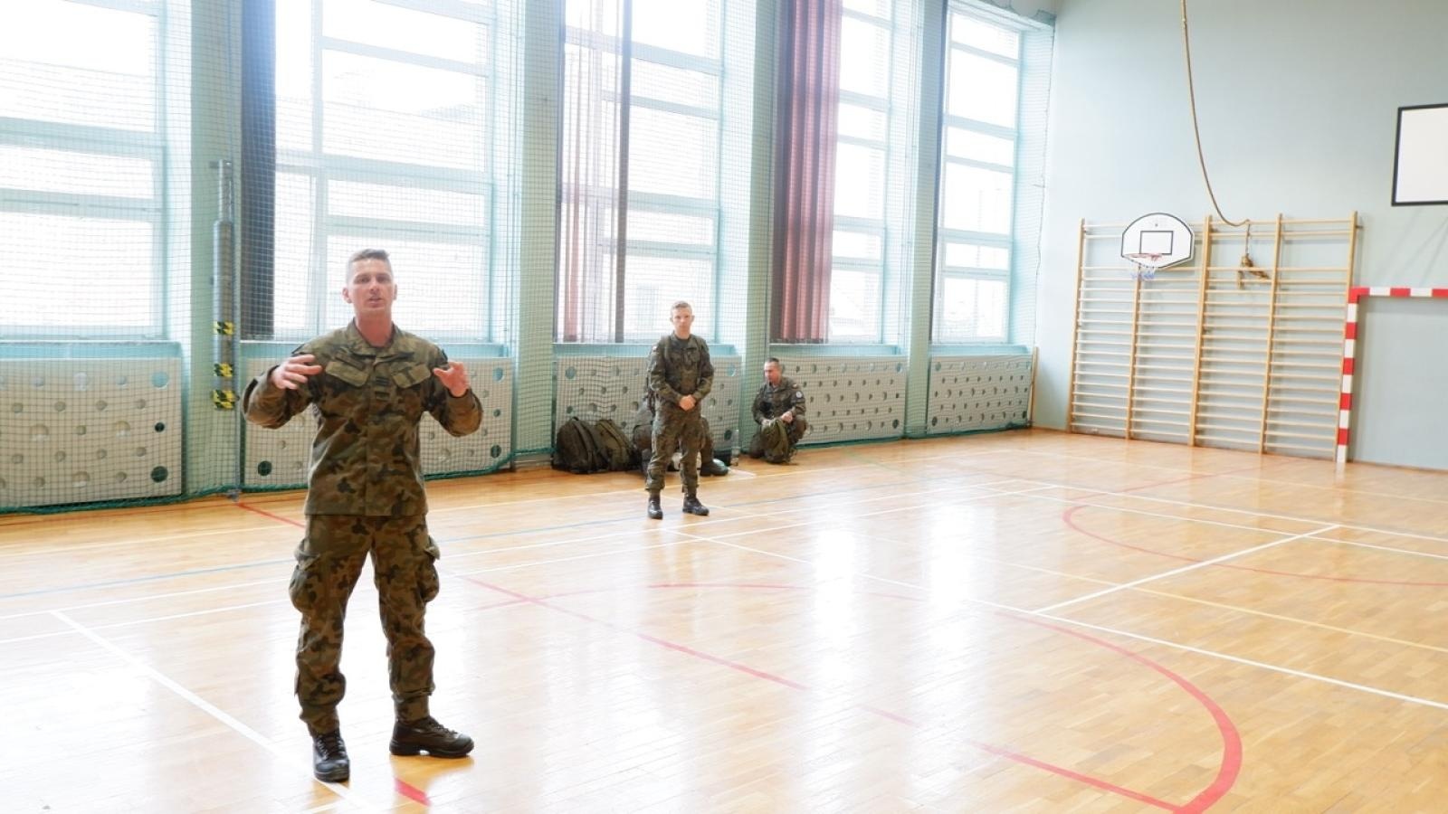 Zdjęcie w galerii na portalu naszraciborz.pl: Edukacja z wojskiem. Wspólne działania MEN i MON w Bieńkowicach wiadomości z regionu