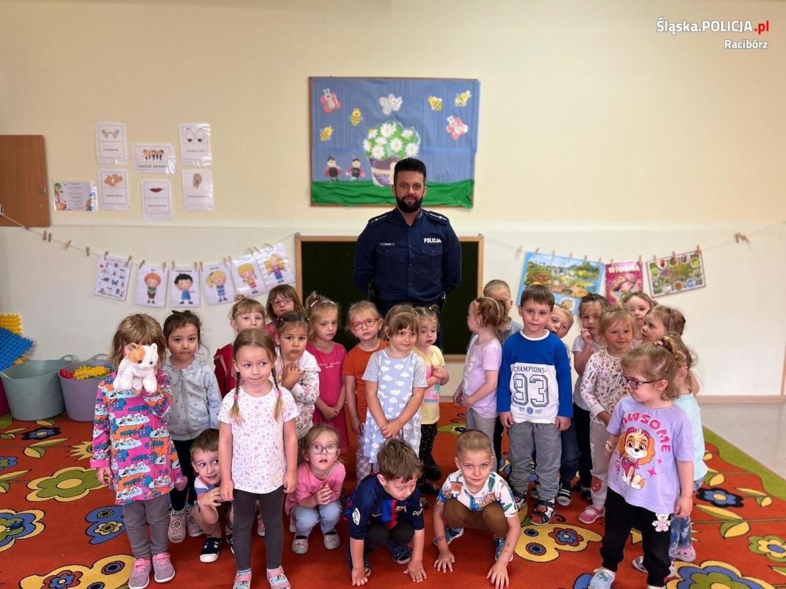 Zdjęcie w galerii na portalu naszraciborz.pl: Z przedszkolakami o bezpieczeństwie wiadomości z regionu