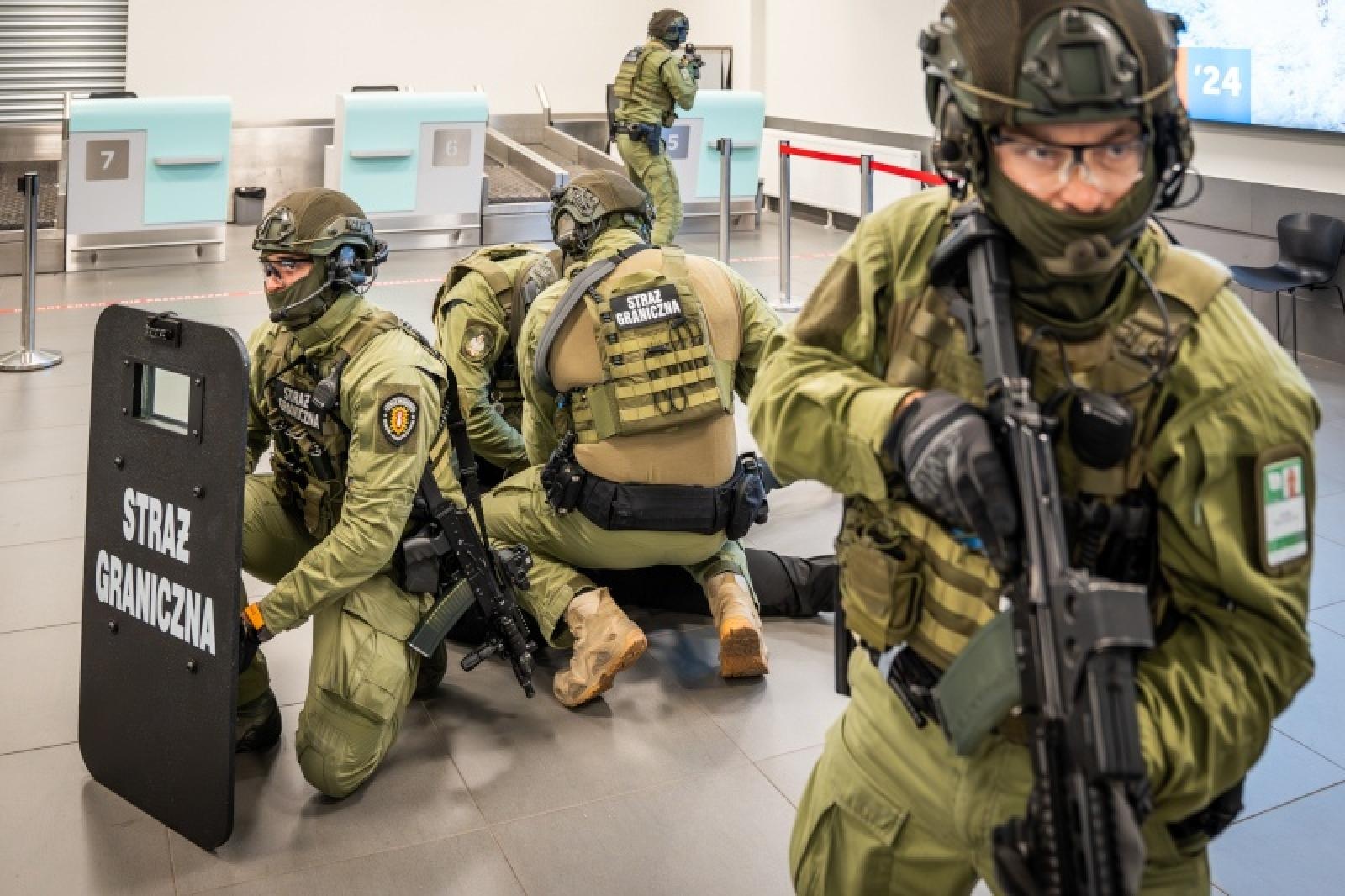 Zdjęcie w galerii na portalu naszraciborz.pl: Śląscy pogranicznicy z Raciborza szkolą się na wypadek zagrożenia terrorystycznego wiadomości z regionu