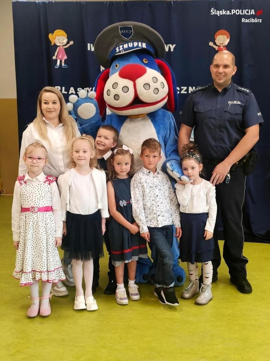 Zdjęcie w galerii na portalu naszraciborz.pl: Bezpieczny przedszkolak. Konkurs plastyczno-muzyczny w Nędzy wiadomości z regionu