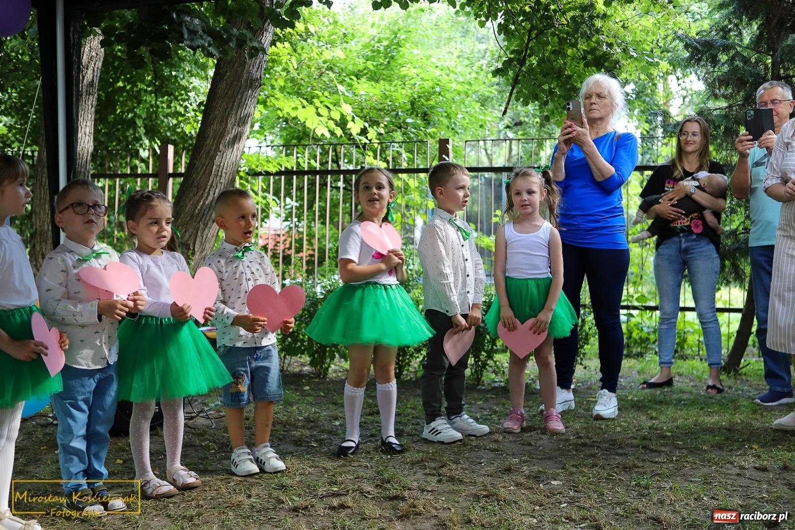 Zdjęcie w galerii na portalu naszraciborz.pl: III Festyn rodzinny w przedszkolu przy Kochanowskiego [FOTO i WIDEO] wiadomości z regionu