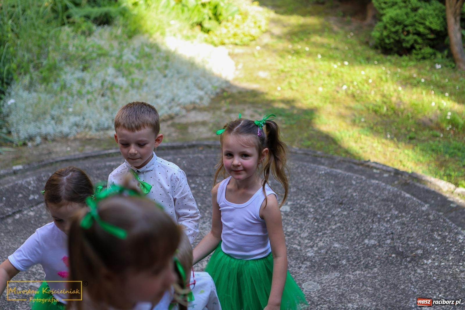 Zdjęcie w galerii na portalu naszraciborz.pl: III Festyn rodzinny w przedszkolu przy Kochanowskiego [FOTO i WIDEO] wiadomości z regionu