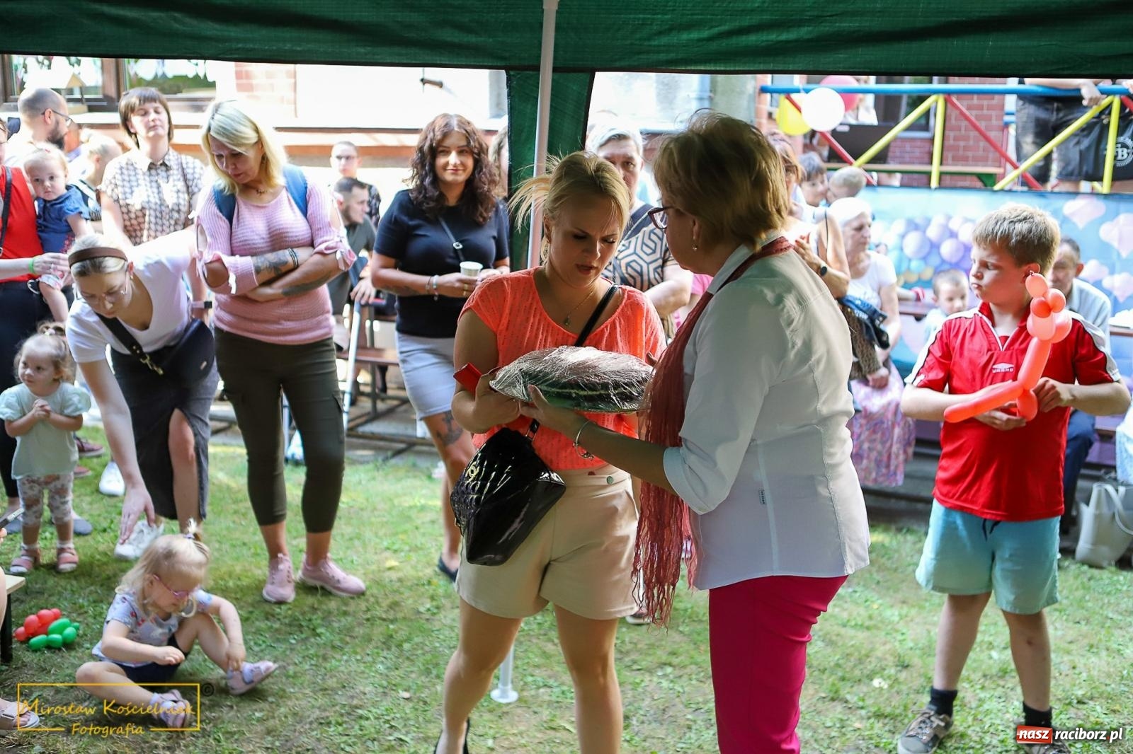 Zdjęcie w galerii na portalu naszraciborz.pl: III Festyn rodzinny w przedszkolu przy Kochanowskiego [FOTO i WIDEO] wiadomości z regionu