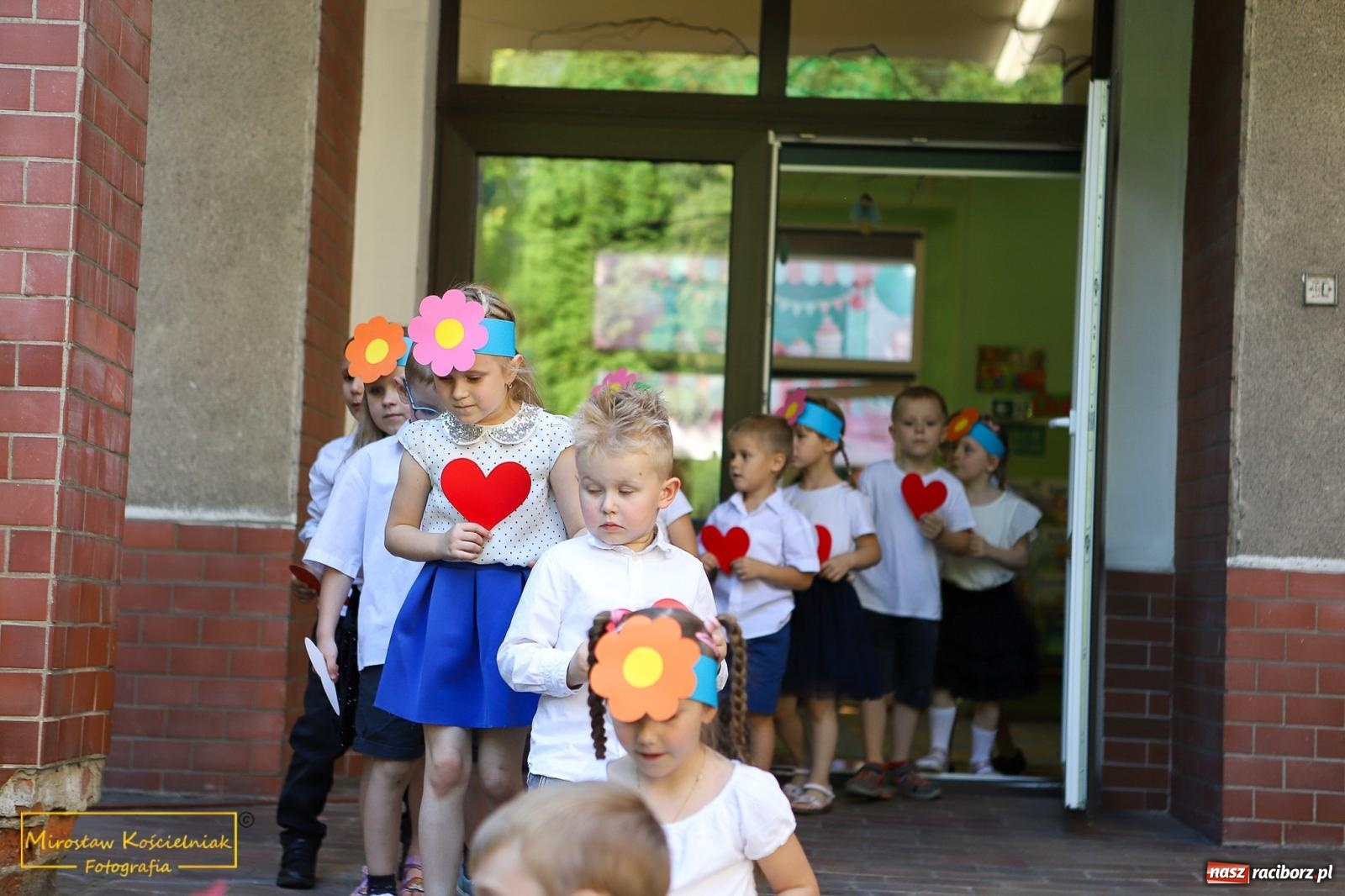 Zdjęcie w galerii na portalu naszraciborz.pl: III Festyn rodzinny w przedszkolu przy Kochanowskiego [FOTO i WIDEO] wiadomości z regionu