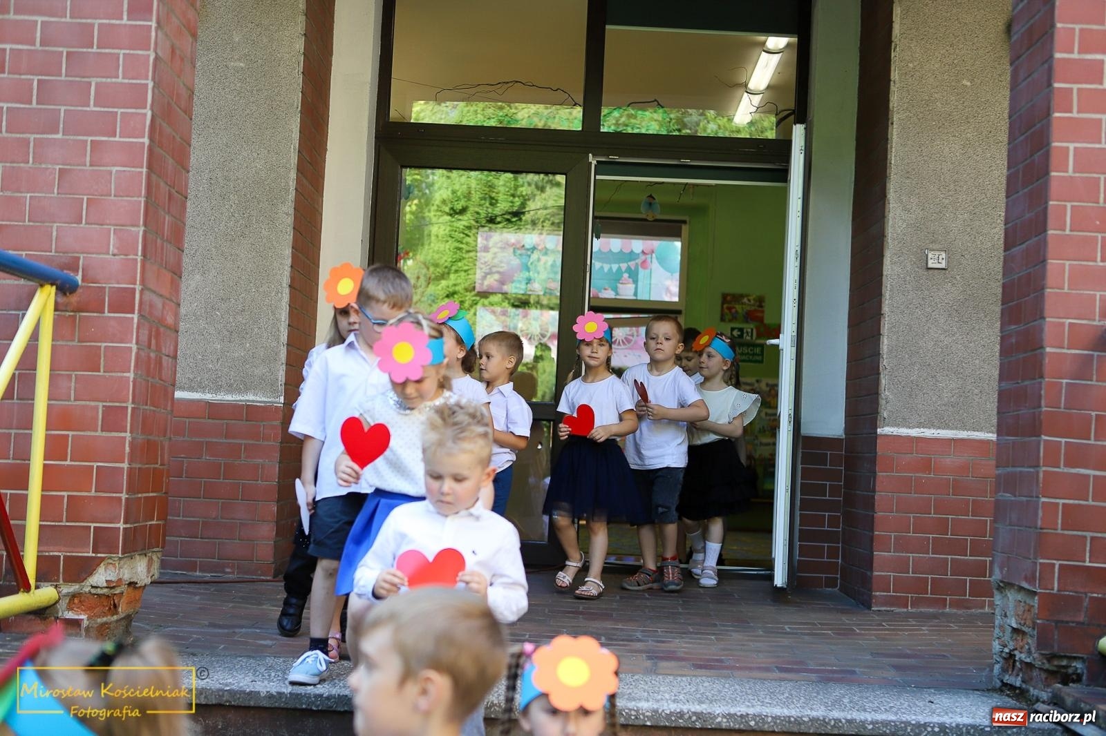 Zdjęcie w galerii na portalu naszraciborz.pl: III Festyn rodzinny w przedszkolu przy Kochanowskiego [FOTO i WIDEO] wiadomości z regionu