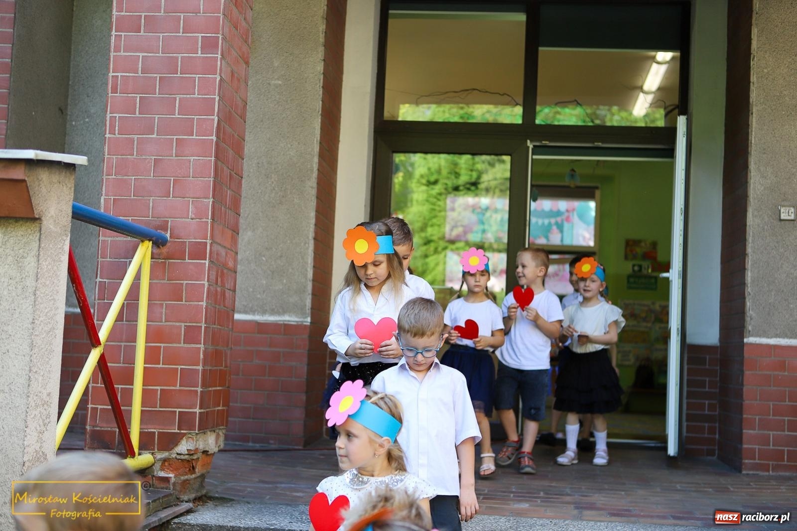 Zdjęcie w galerii na portalu naszraciborz.pl: III Festyn rodzinny w przedszkolu przy Kochanowskiego [FOTO i WIDEO] wiadomości z regionu