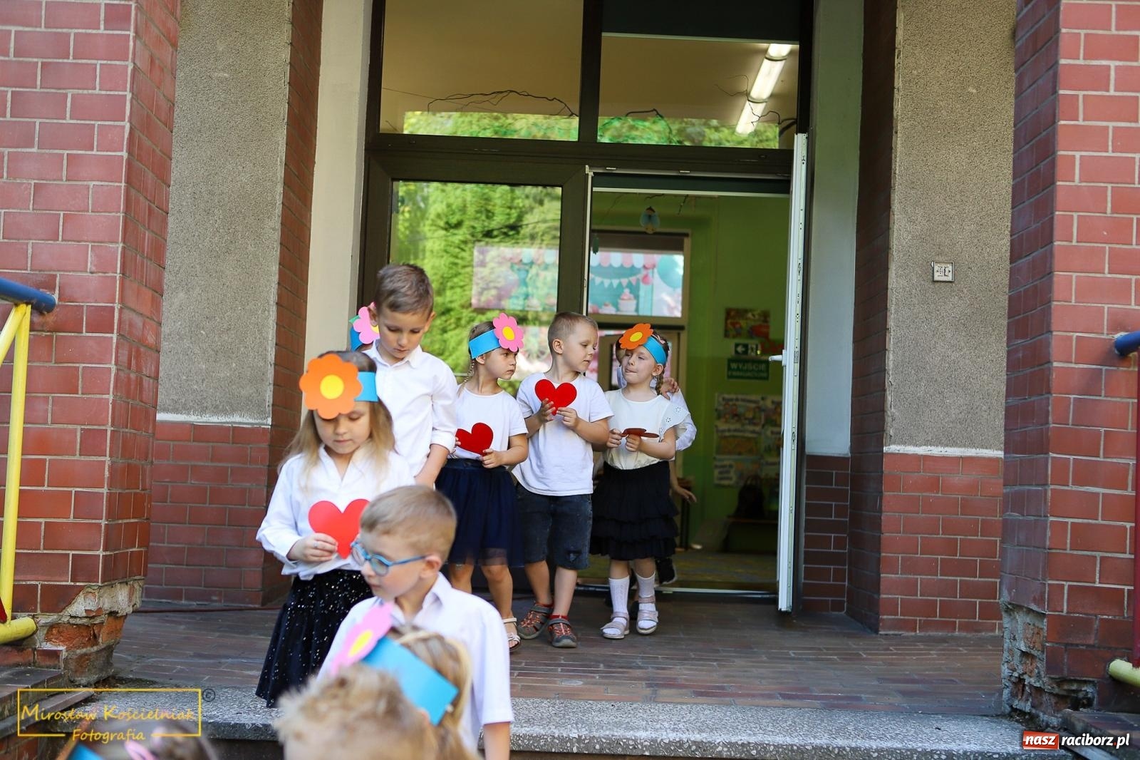 Zdjęcie w galerii na portalu naszraciborz.pl: III Festyn rodzinny w przedszkolu przy Kochanowskiego [FOTO i WIDEO] wiadomości z regionu