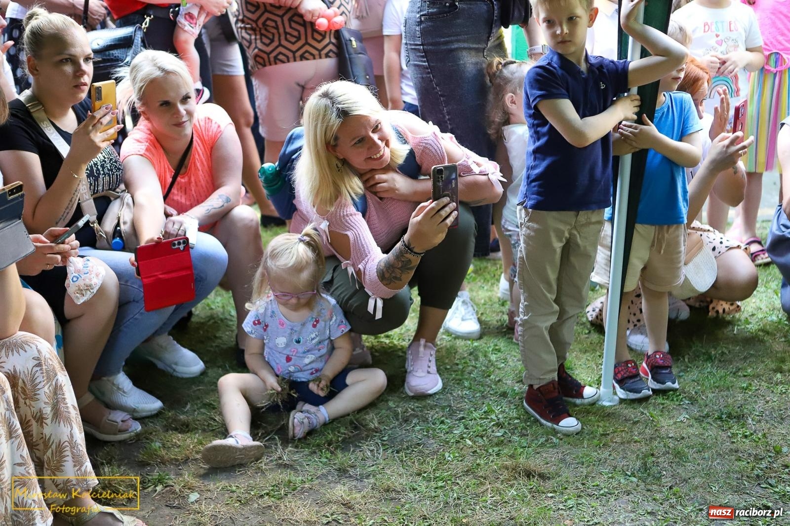Zdjęcie w galerii na portalu naszraciborz.pl: III Festyn rodzinny w przedszkolu przy Kochanowskiego [FOTO i WIDEO] wiadomości z regionu
