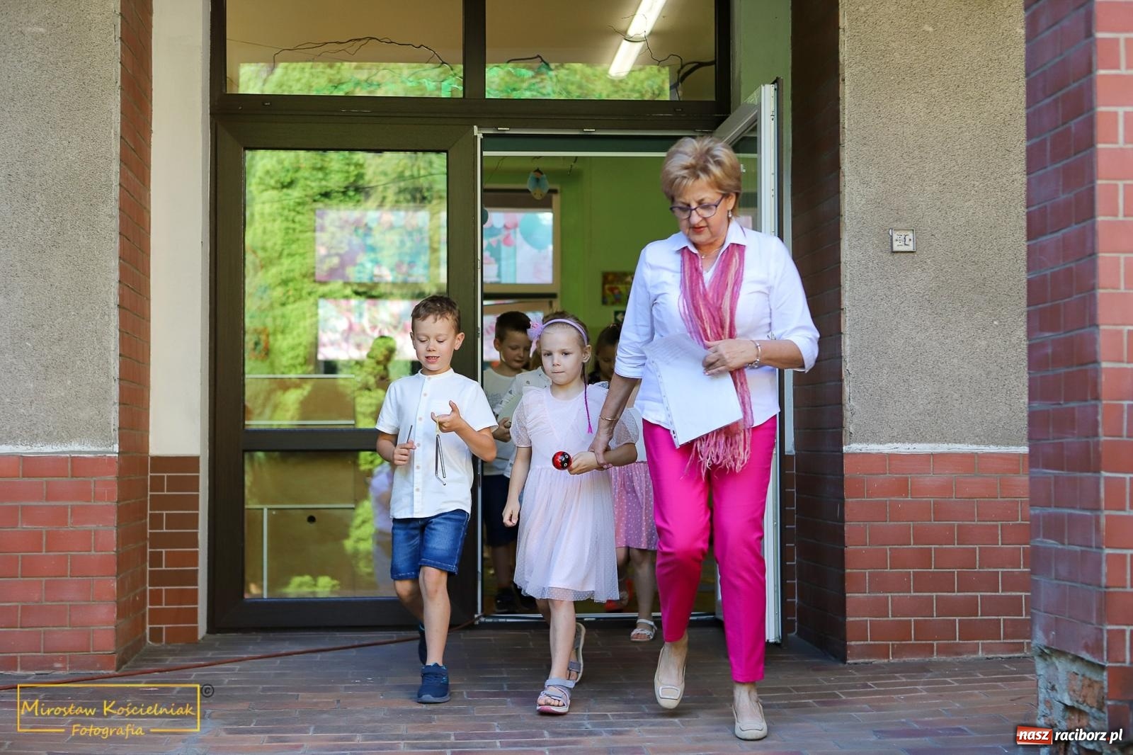 Zdjęcie w galerii na portalu naszraciborz.pl: III Festyn rodzinny w przedszkolu przy Kochanowskiego [FOTO i WIDEO] wiadomości z regionu