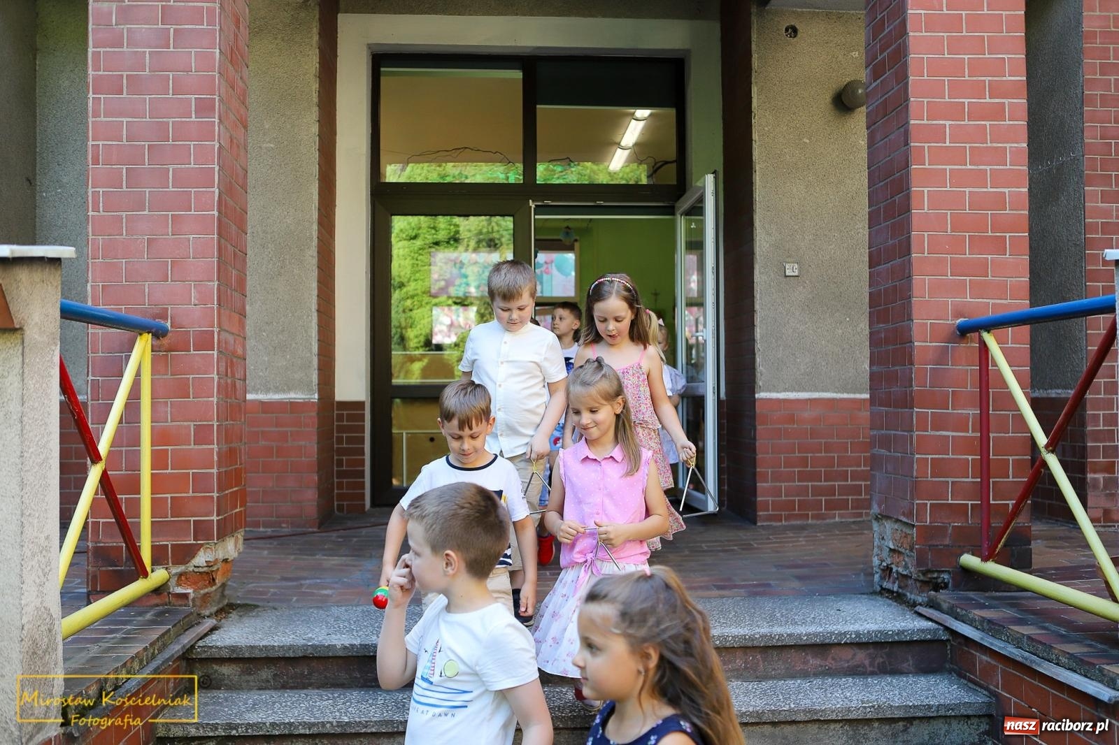 Zdjęcie w galerii na portalu naszraciborz.pl: III Festyn rodzinny w przedszkolu przy Kochanowskiego [FOTO i WIDEO] wiadomości z regionu