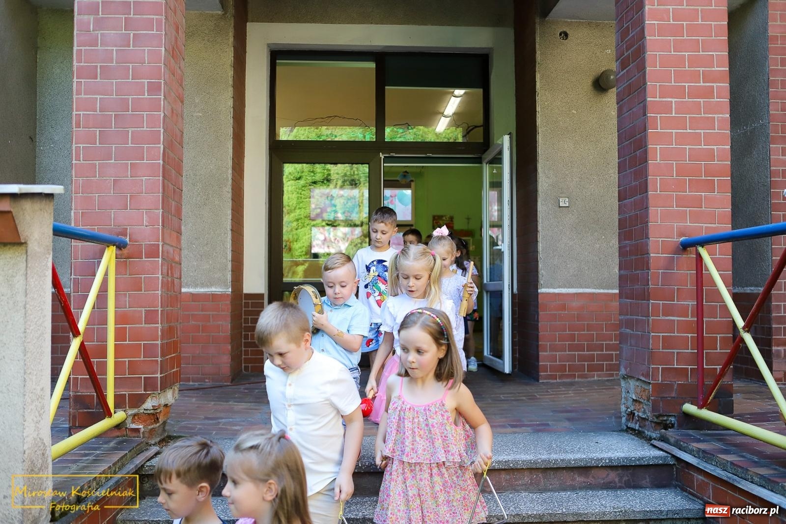 Zdjęcie w galerii na portalu naszraciborz.pl: III Festyn rodzinny w przedszkolu przy Kochanowskiego [FOTO i WIDEO] wiadomości z regionu