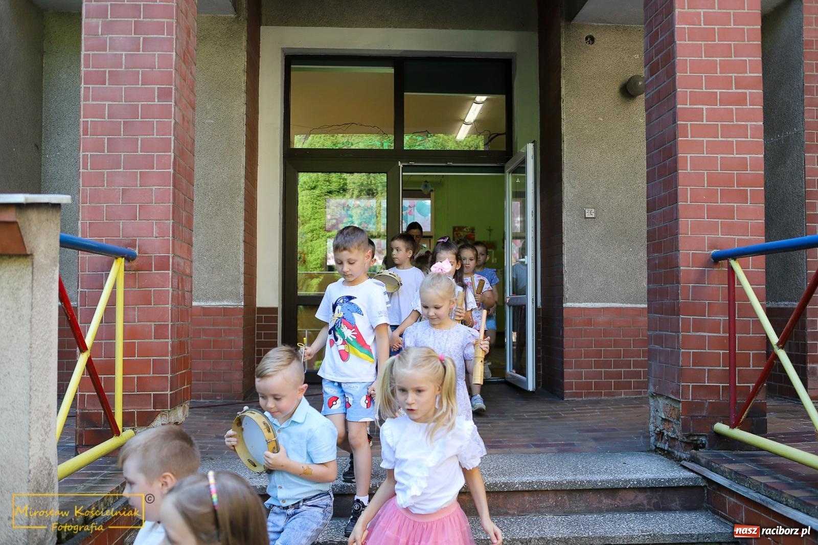 Zdjęcie w galerii na portalu naszraciborz.pl: III Festyn rodzinny w przedszkolu przy Kochanowskiego [FOTO i WIDEO] wiadomości z regionu