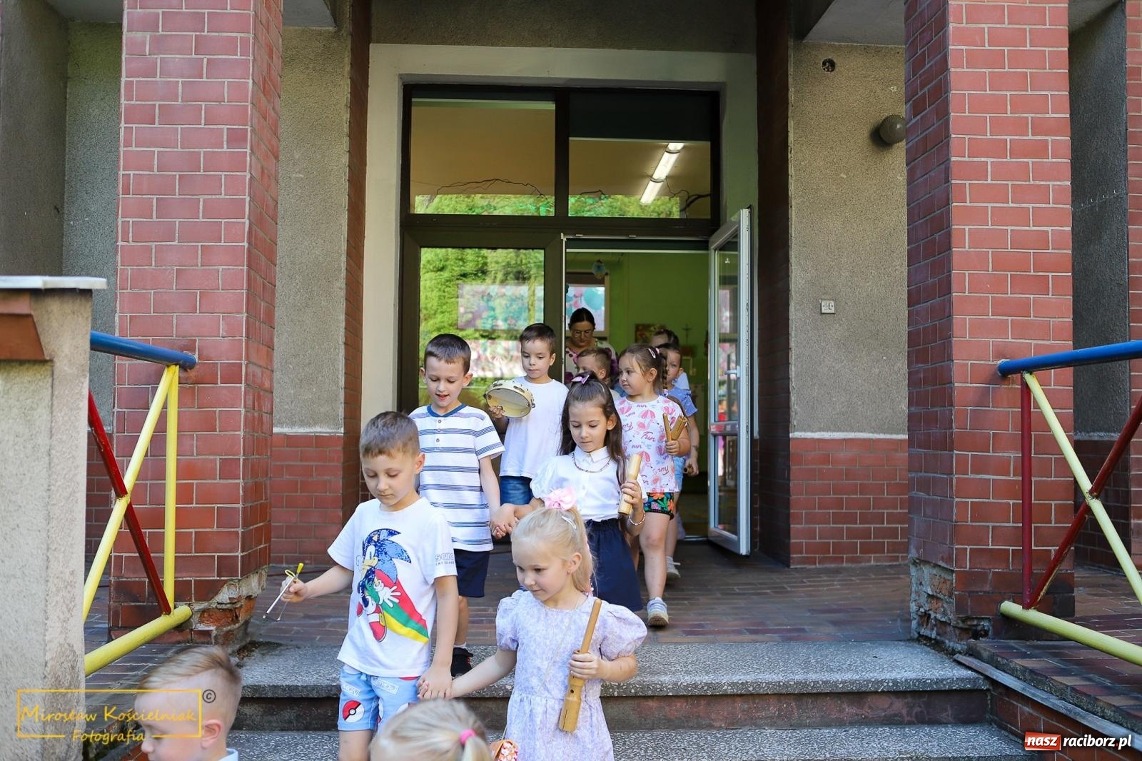 Zdjęcie w galerii na portalu naszraciborz.pl: III Festyn rodzinny w przedszkolu przy Kochanowskiego [FOTO i WIDEO] wiadomości z regionu