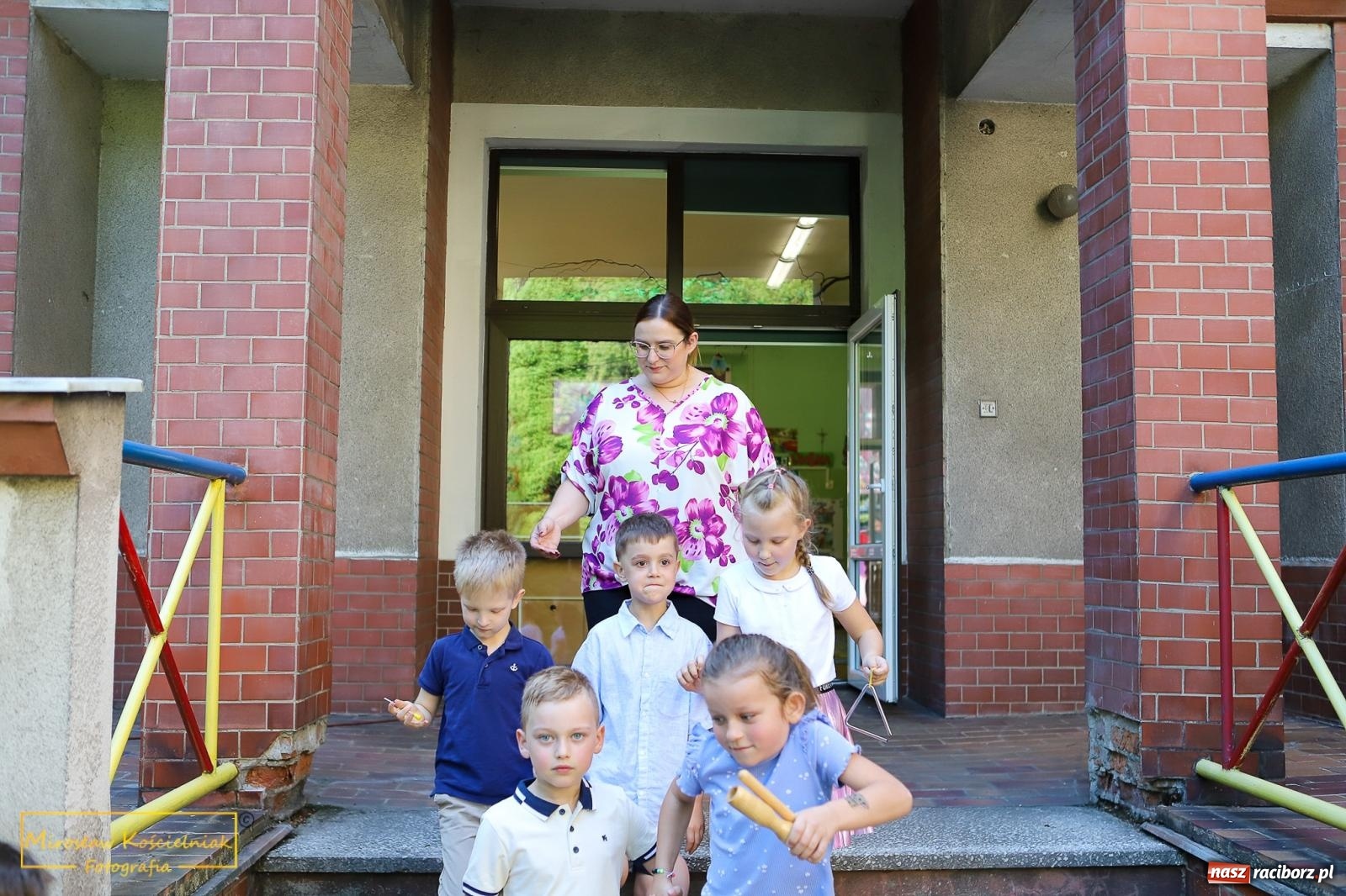 Zdjęcie w galerii na portalu naszraciborz.pl: III Festyn rodzinny w przedszkolu przy Kochanowskiego [FOTO i WIDEO] wiadomości z regionu