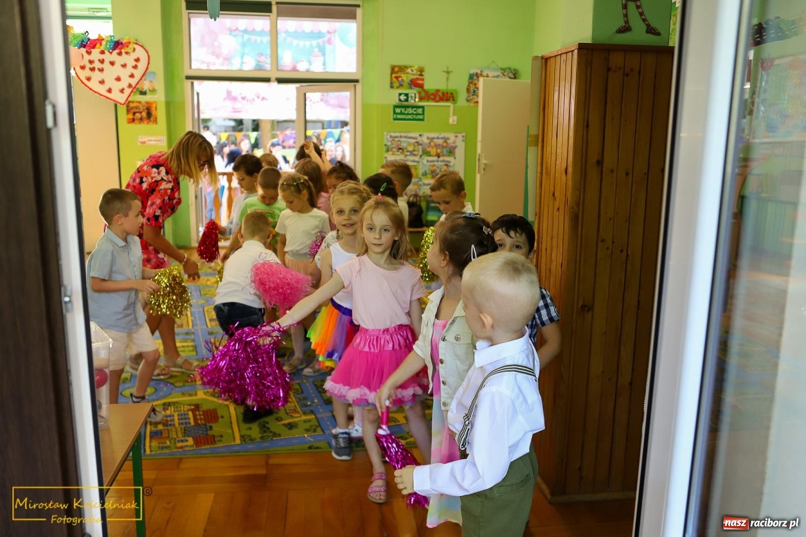 Zdjęcie w galerii na portalu naszraciborz.pl: III Festyn rodzinny w przedszkolu przy Kochanowskiego [FOTO i WIDEO] wiadomości z regionu