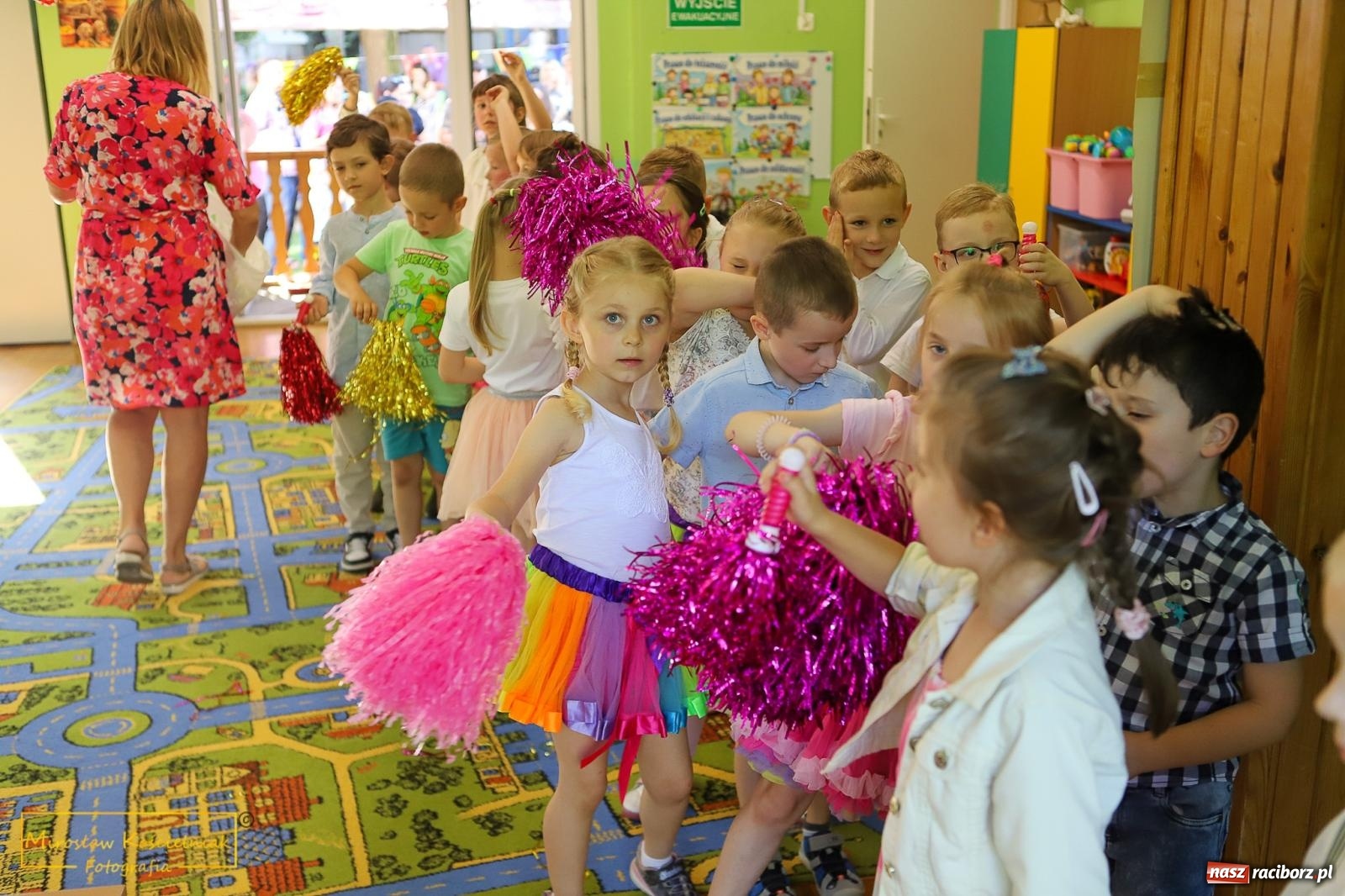 Zdjęcie w galerii na portalu naszraciborz.pl: III Festyn rodzinny w przedszkolu przy Kochanowskiego [FOTO i WIDEO] wiadomości z regionu
