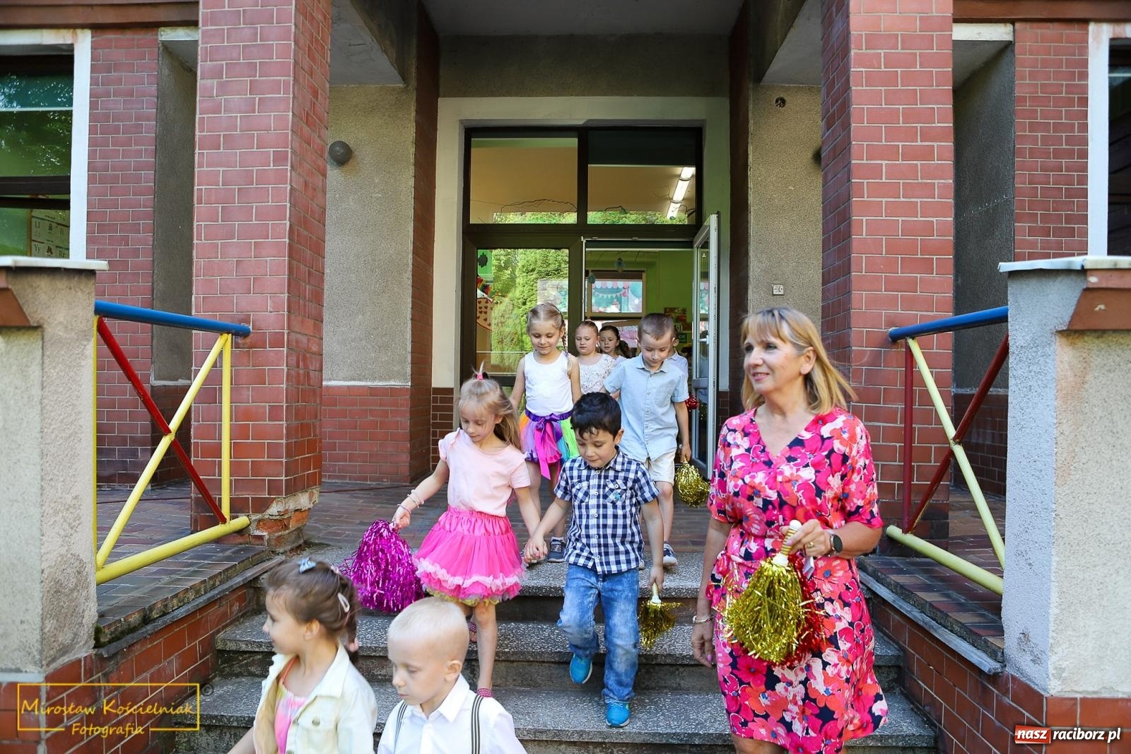 Zdjęcie w galerii na portalu naszraciborz.pl: III Festyn rodzinny w przedszkolu przy Kochanowskiego [FOTO i WIDEO] wiadomości z regionu