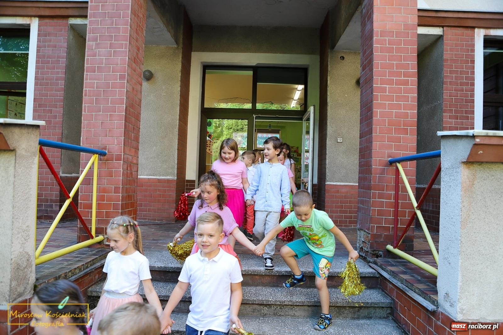Zdjęcie w galerii na portalu naszraciborz.pl: III Festyn rodzinny w przedszkolu przy Kochanowskiego [FOTO i WIDEO] wiadomości z regionu
