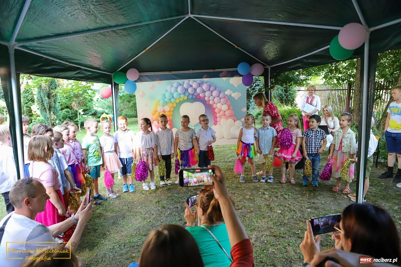 Zdjęcie w galerii na portalu naszraciborz.pl: III Festyn rodzinny w przedszkolu przy Kochanowskiego [FOTO i WIDEO] wiadomości z regionu