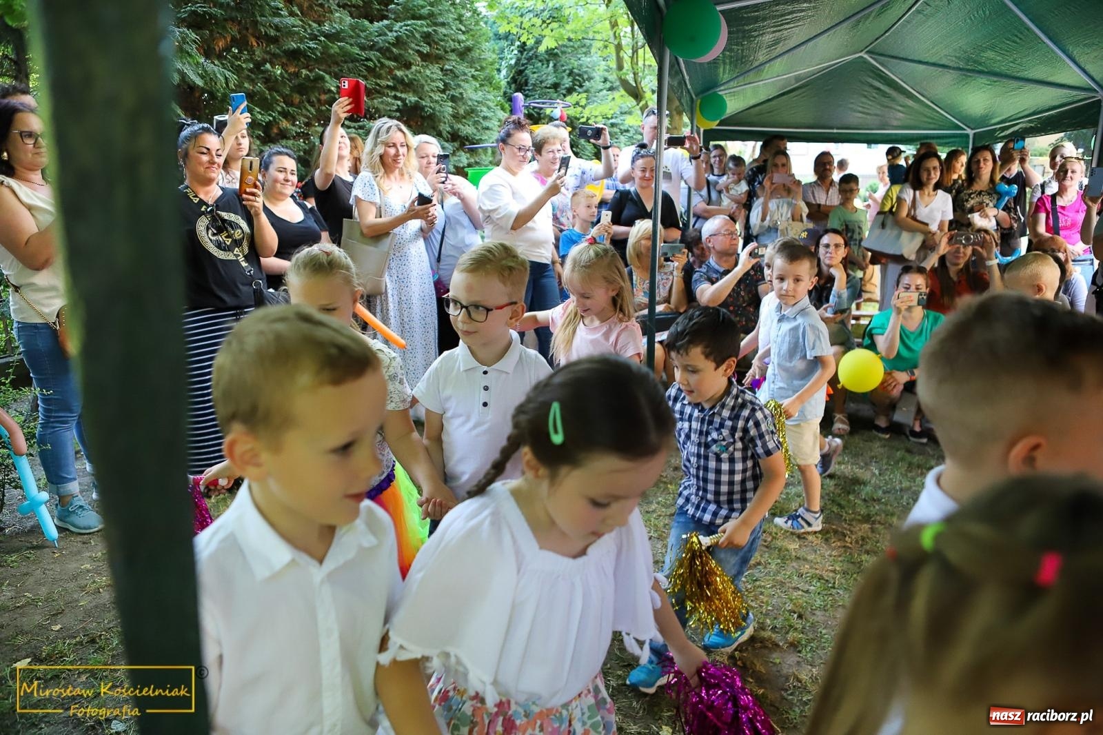 Zdjęcie w galerii na portalu naszraciborz.pl: III Festyn rodzinny w przedszkolu przy Kochanowskiego [FOTO i WIDEO] wiadomości z regionu
