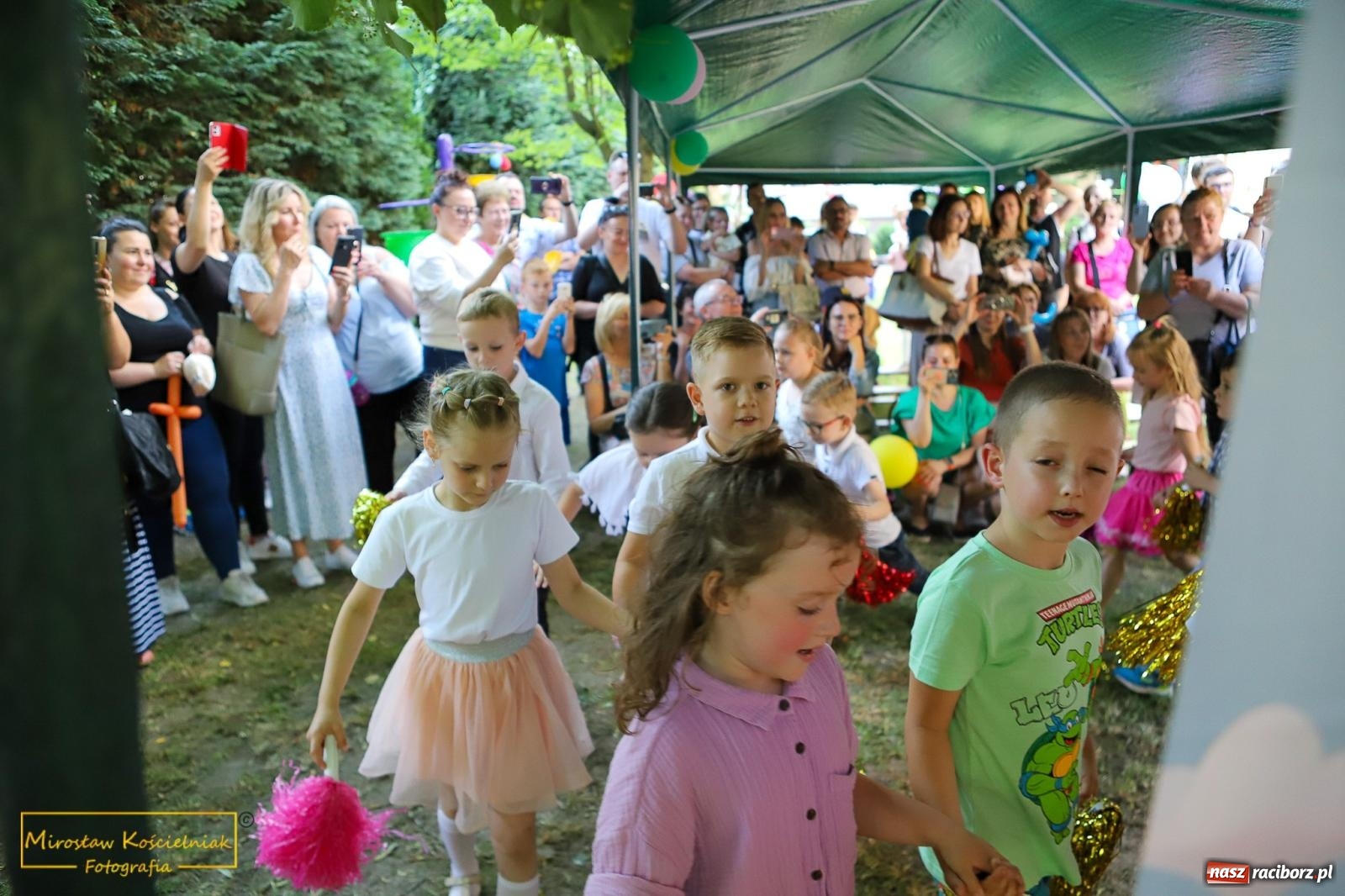 Zdjęcie w galerii na portalu naszraciborz.pl: III Festyn rodzinny w przedszkolu przy Kochanowskiego [FOTO i WIDEO] wiadomości z regionu