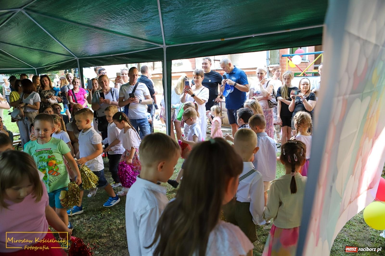 Zdjęcie w galerii na portalu naszraciborz.pl: III Festyn rodzinny w przedszkolu przy Kochanowskiego [FOTO i WIDEO] wiadomości z regionu