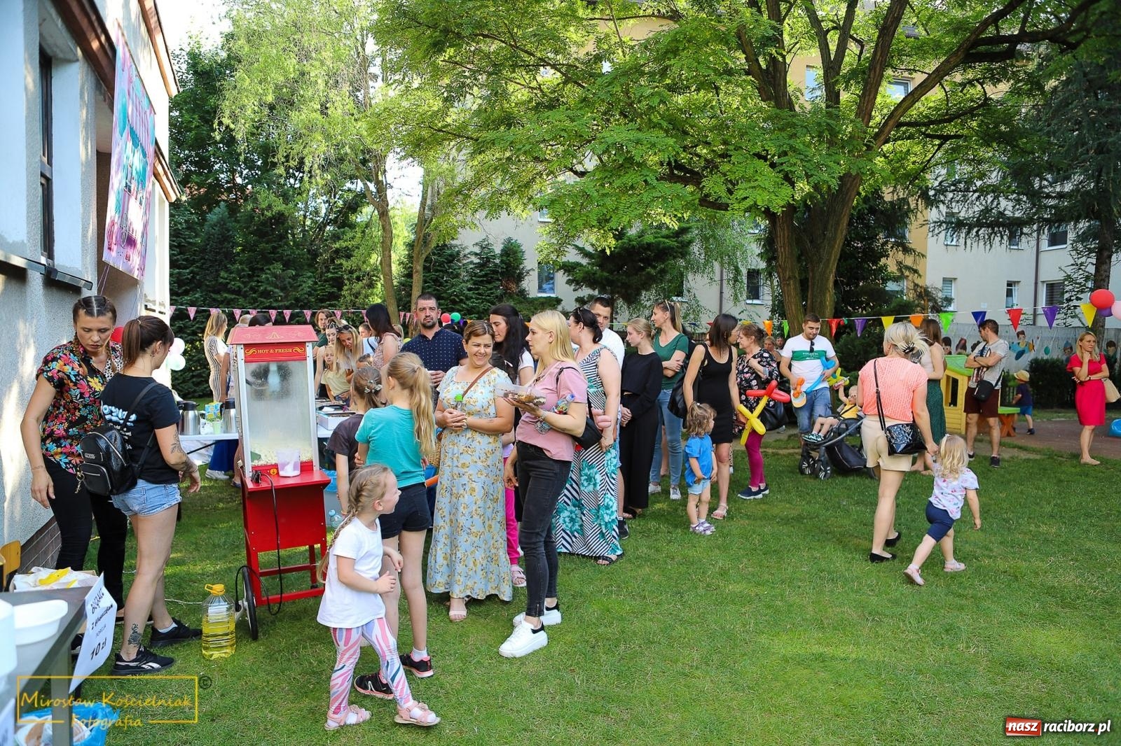Zdjęcie w galerii na portalu naszraciborz.pl: III Festyn rodzinny w przedszkolu przy Kochanowskiego [FOTO i WIDEO] wiadomości z regionu