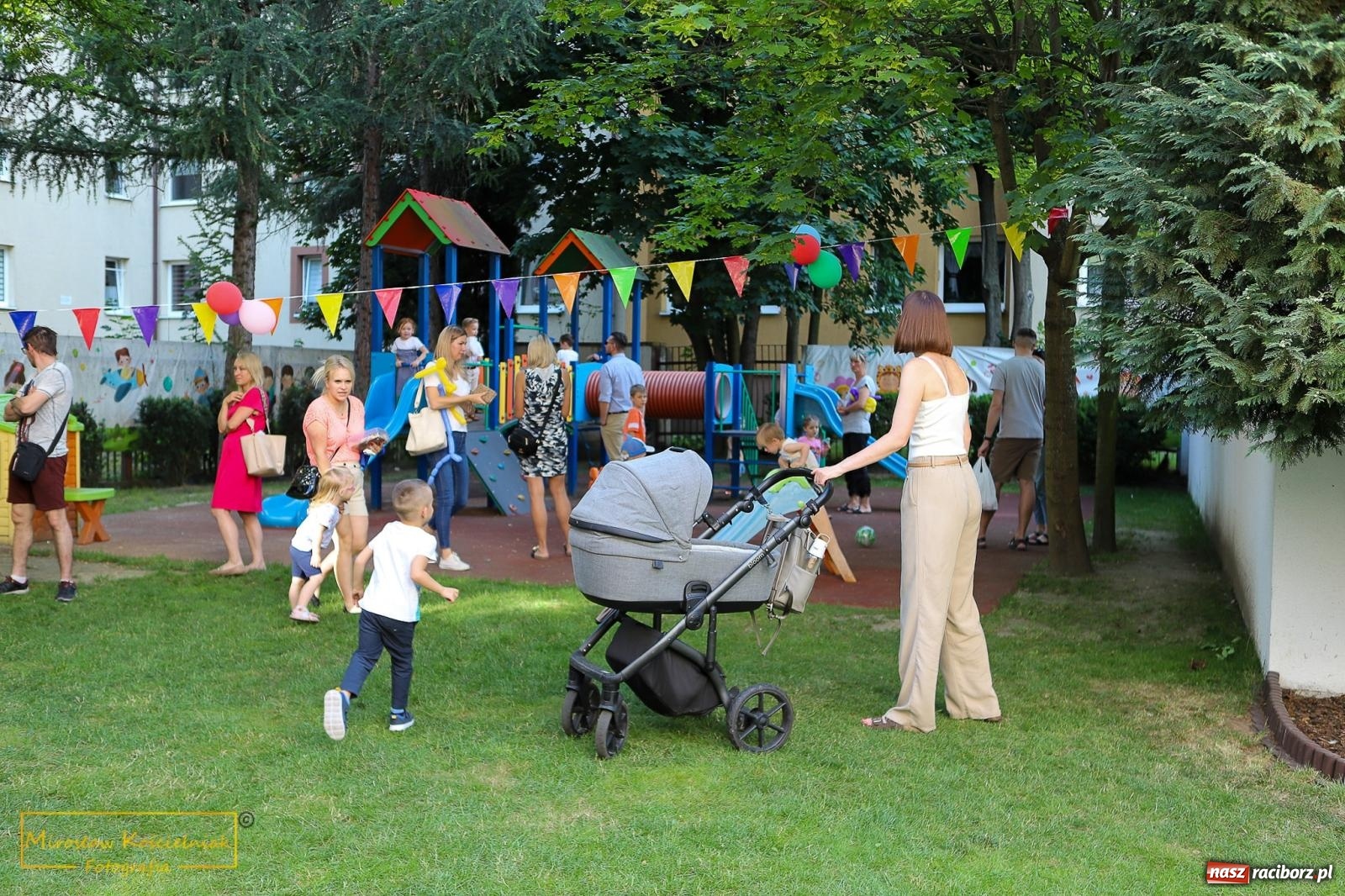 Zdjęcie w galerii na portalu naszraciborz.pl: III Festyn rodzinny w przedszkolu przy Kochanowskiego [FOTO i WIDEO] wiadomości z regionu