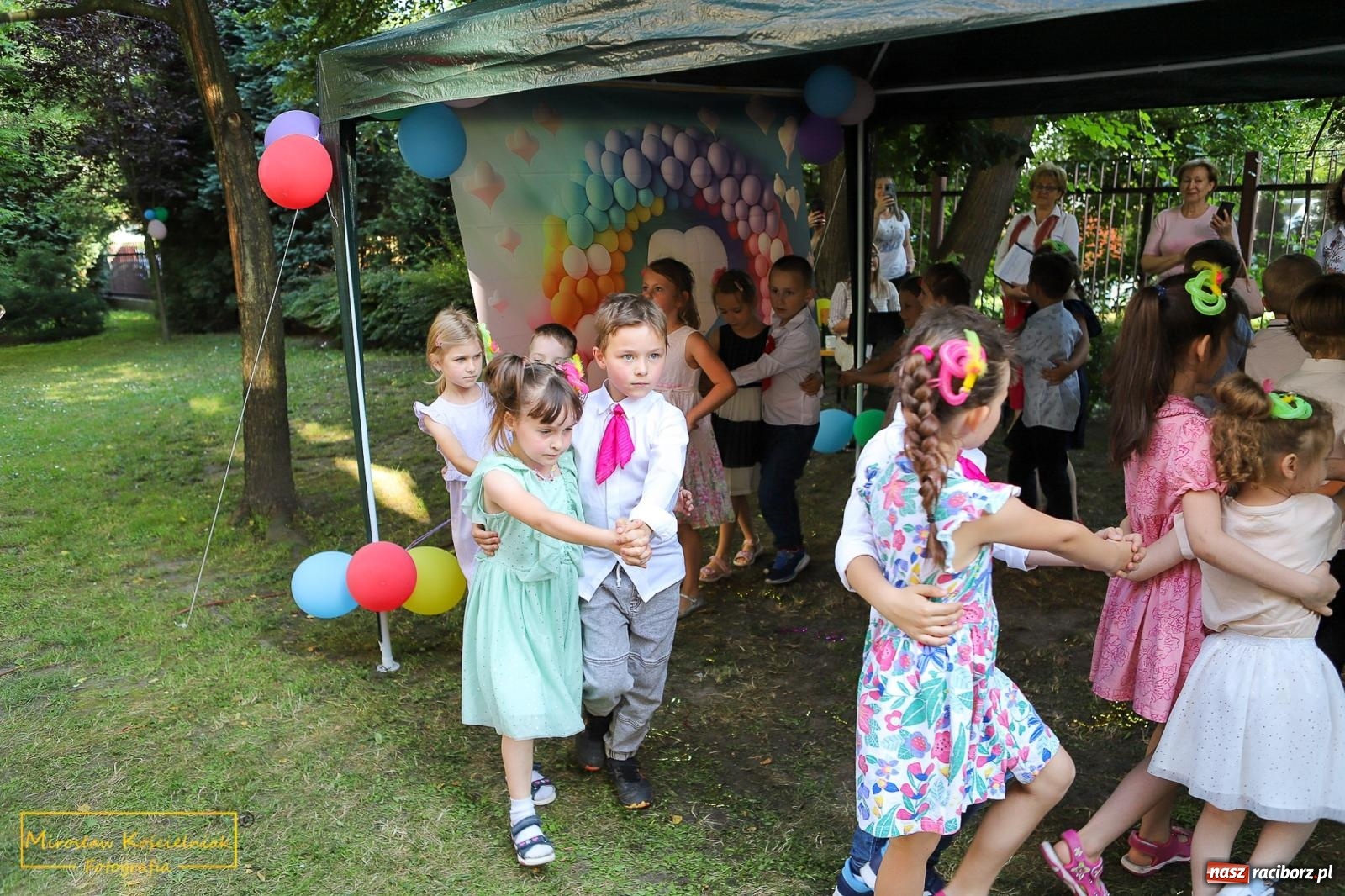 Zdjęcie w galerii na portalu naszraciborz.pl: III Festyn rodzinny w przedszkolu przy Kochanowskiego [FOTO i WIDEO] wiadomości z regionu