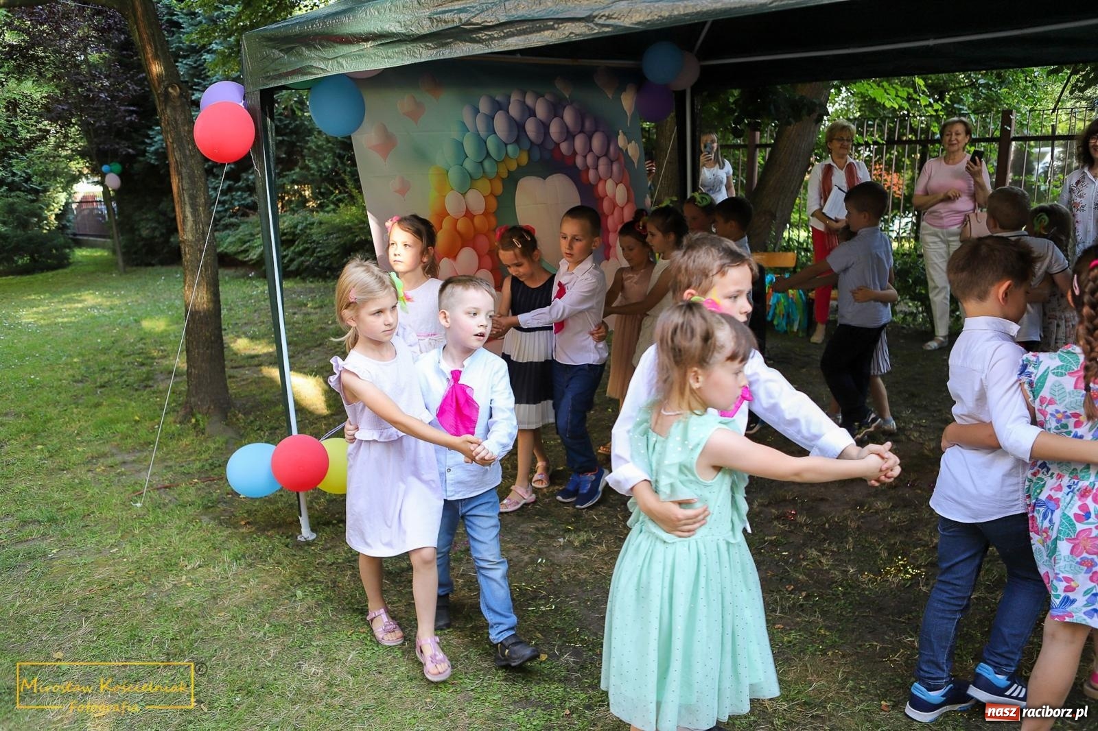 Zdjęcie w galerii na portalu naszraciborz.pl: III Festyn rodzinny w przedszkolu przy Kochanowskiego [FOTO i WIDEO] wiadomości z regionu