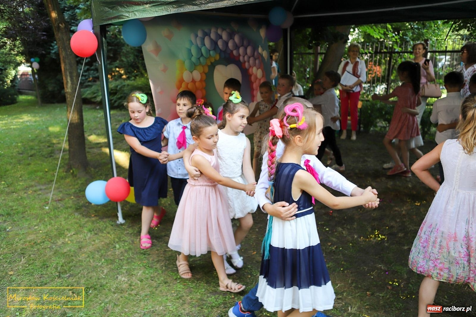 Zdjęcie w galerii na portalu naszraciborz.pl: III Festyn rodzinny w przedszkolu przy Kochanowskiego [FOTO i WIDEO] wiadomości z regionu