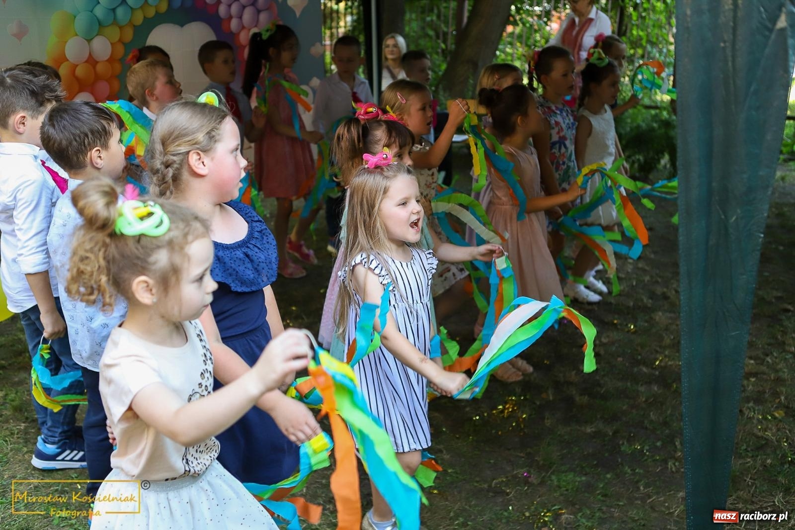 Zdjęcie w galerii na portalu naszraciborz.pl: III Festyn rodzinny w przedszkolu przy Kochanowskiego [FOTO i WIDEO] wiadomości z regionu