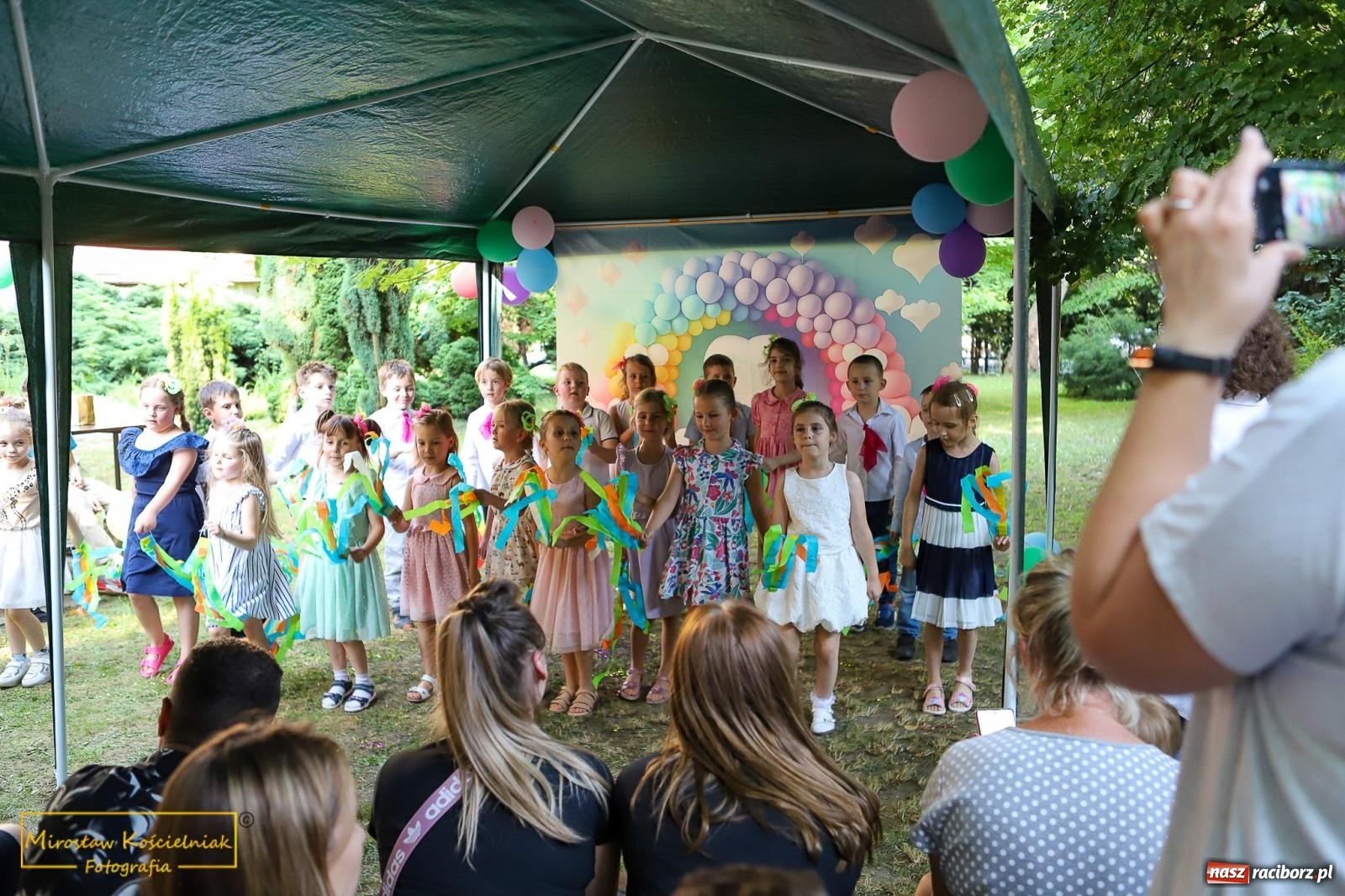 Zdjęcie w galerii na portalu naszraciborz.pl: III Festyn rodzinny w przedszkolu przy Kochanowskiego [FOTO i WIDEO] wiadomości z regionu