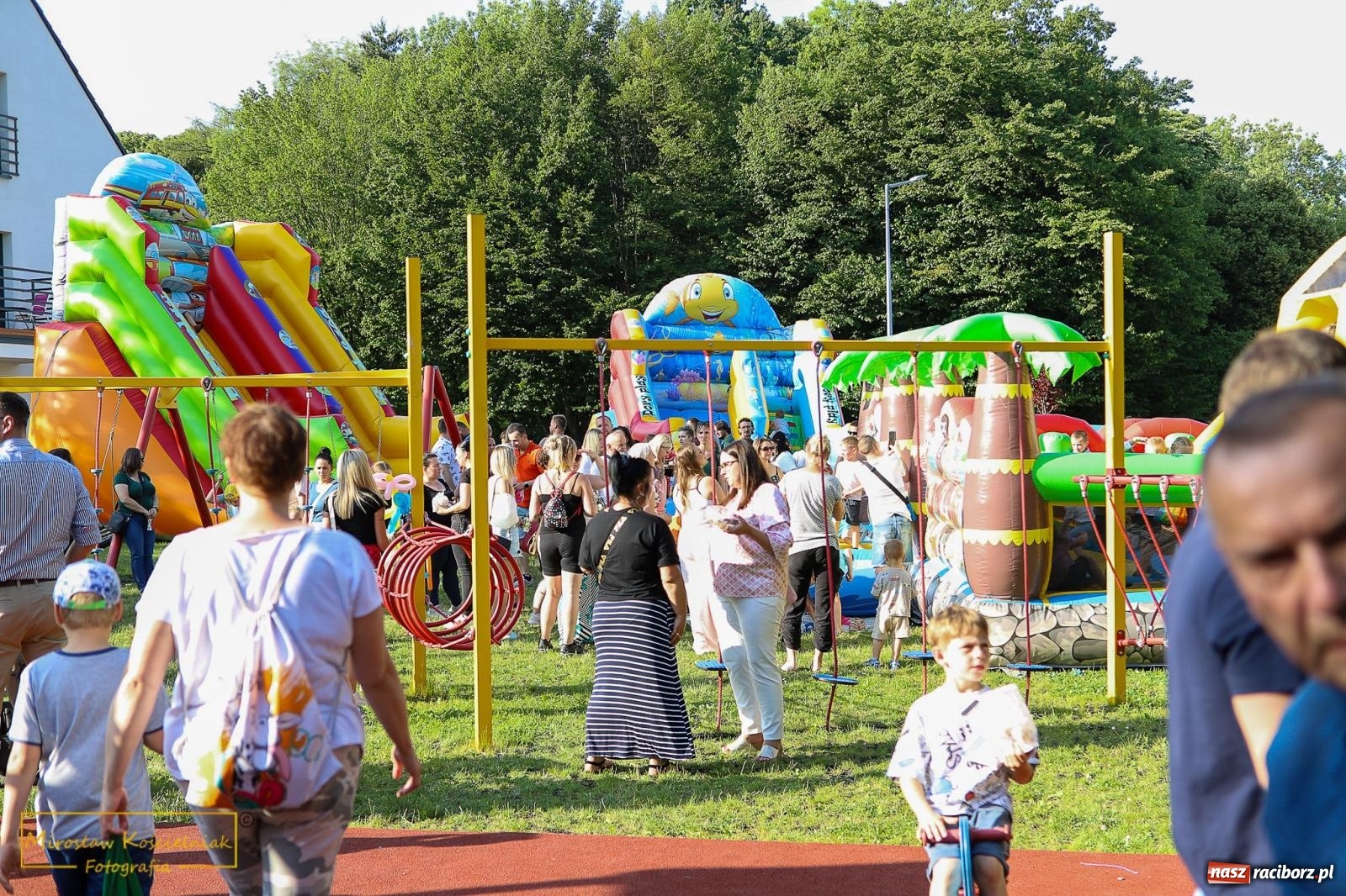 Zdjęcie w galerii na portalu naszraciborz.pl: III Festyn rodzinny w przedszkolu przy Kochanowskiego [FOTO i WIDEO] wiadomości z regionu