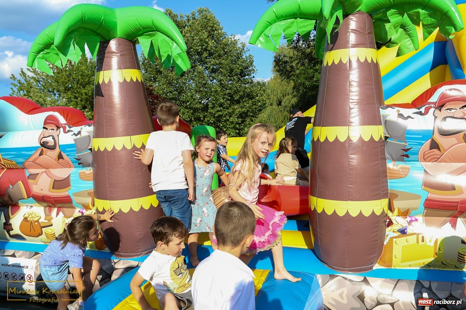 Zdjęcie w galerii na portalu naszraciborz.pl: III Festyn rodzinny w przedszkolu przy Kochanowskiego [FOTO i WIDEO] wiadomości z regionu