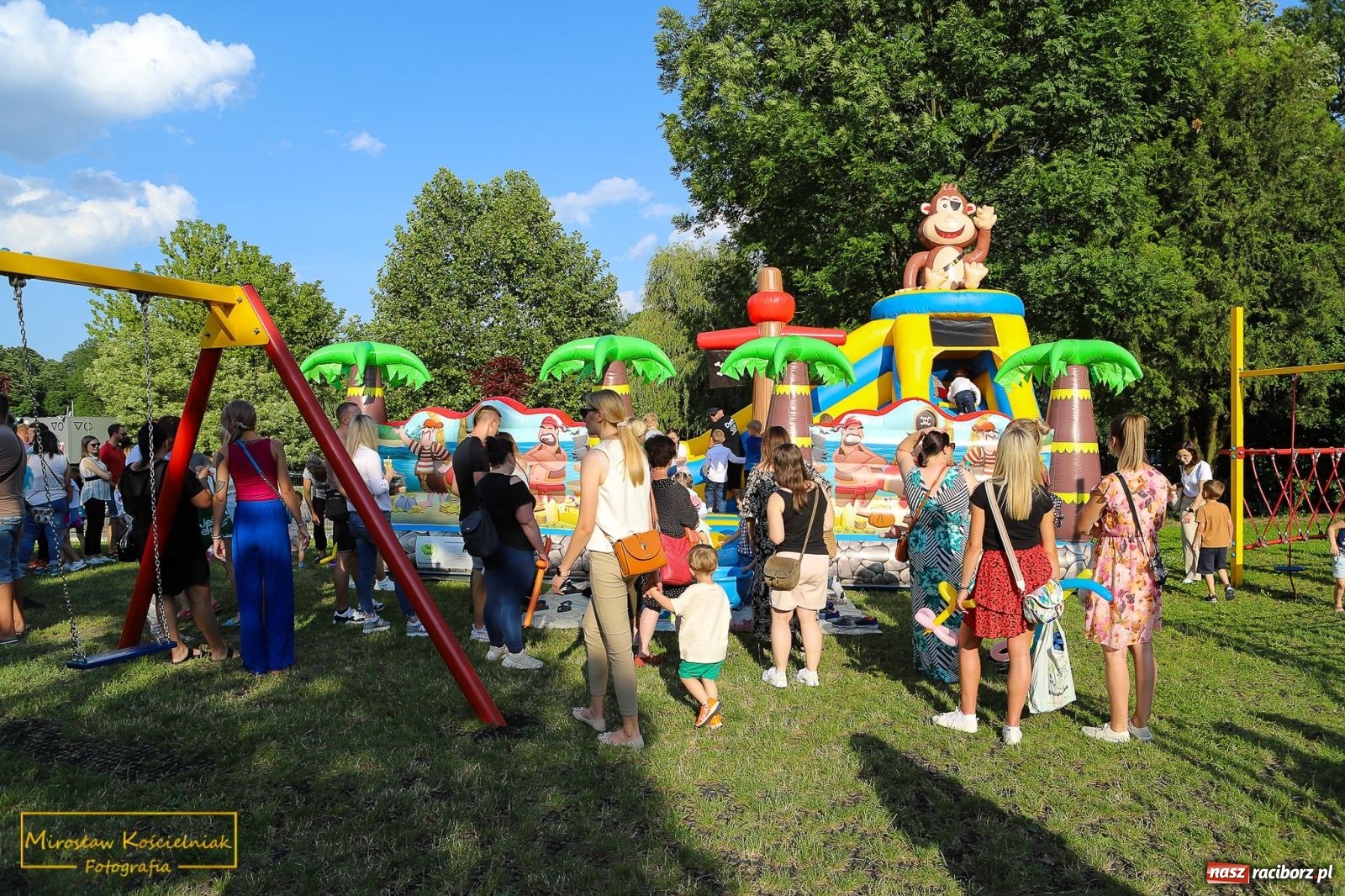 Zdjęcie w galerii na portalu naszraciborz.pl: III Festyn rodzinny w przedszkolu przy Kochanowskiego [FOTO i WIDEO] wiadomości z regionu