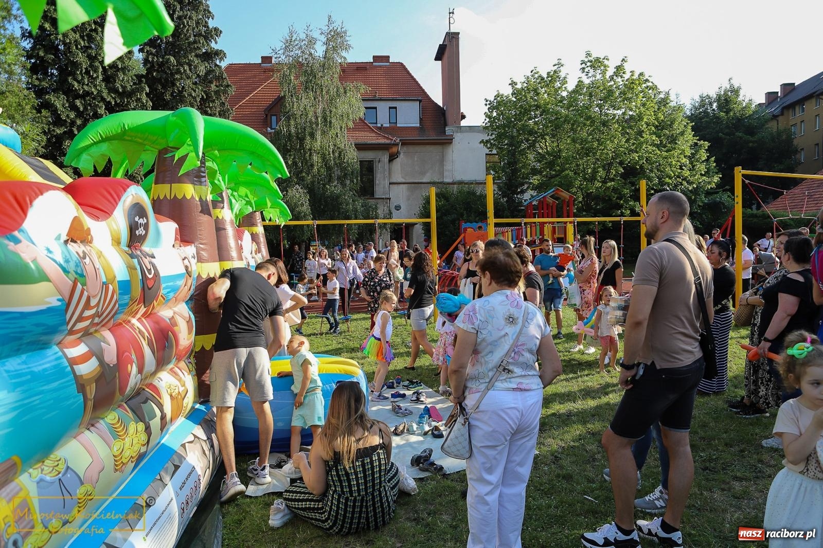 Zdjęcie w galerii na portalu naszraciborz.pl: III Festyn rodzinny w przedszkolu przy Kochanowskiego [FOTO i WIDEO] wiadomości z regionu