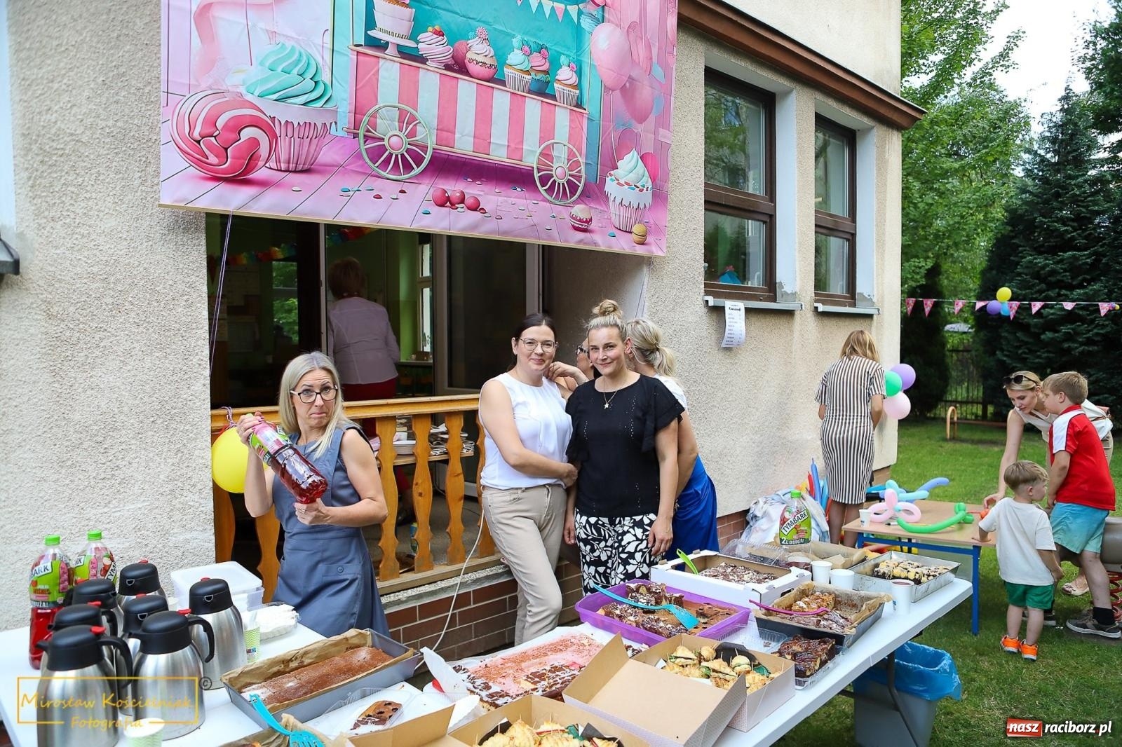 Zdjęcie w galerii na portalu naszraciborz.pl: III Festyn rodzinny w przedszkolu przy Kochanowskiego [FOTO i WIDEO] wiadomości z regionu