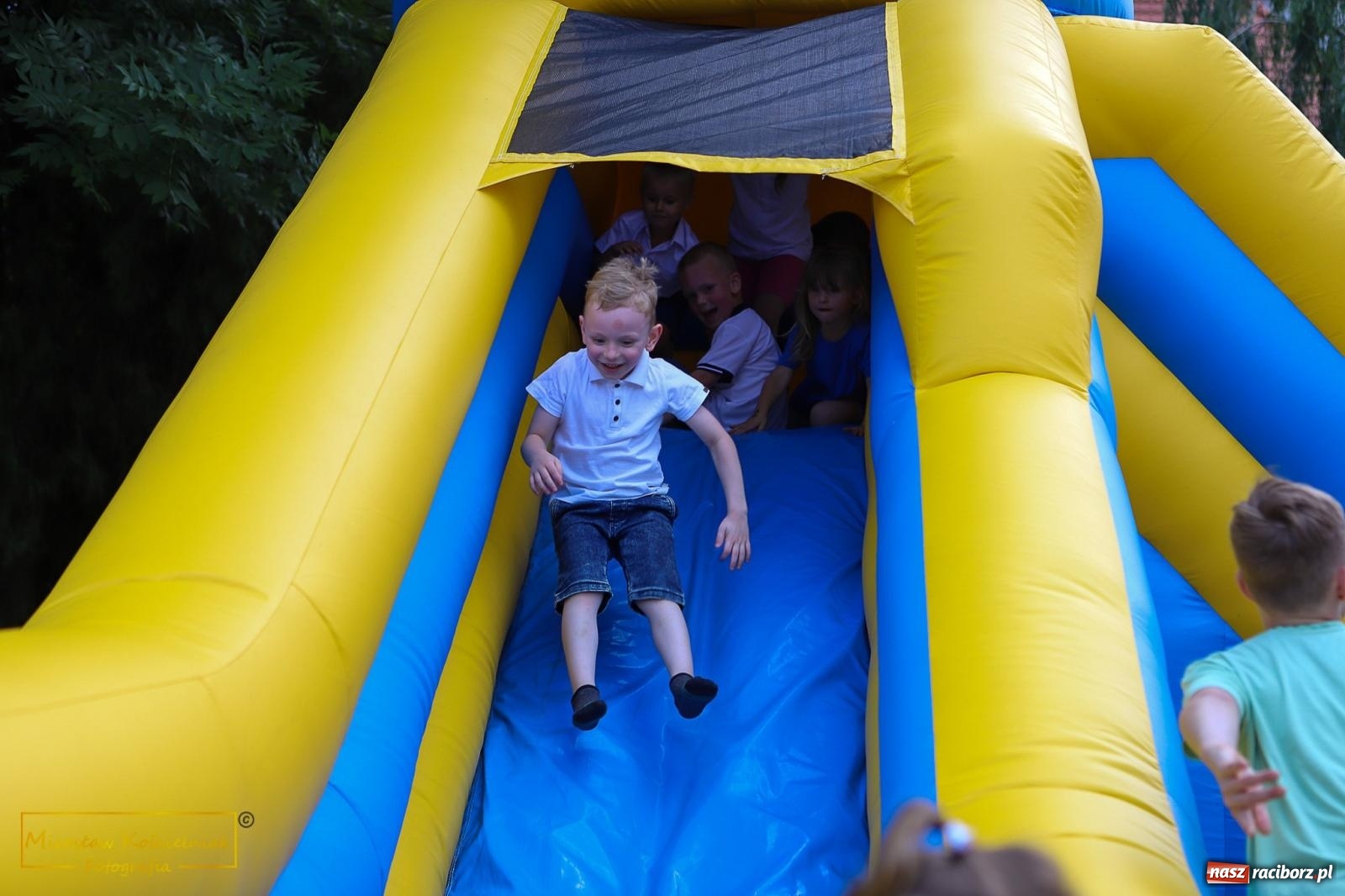 Zdjęcie w galerii na portalu naszraciborz.pl: III Festyn rodzinny w przedszkolu przy Kochanowskiego [FOTO i WIDEO] wiadomości z regionu