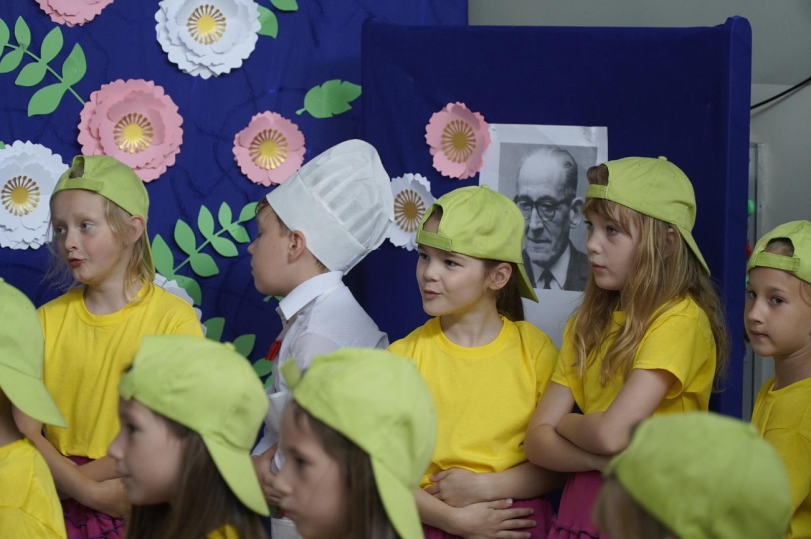 Zdjęcie w galerii na portalu naszraciborz.pl: Jubileusz 60-lecia raciborskiego Przedszkola nr 15 wiadomości z regionu