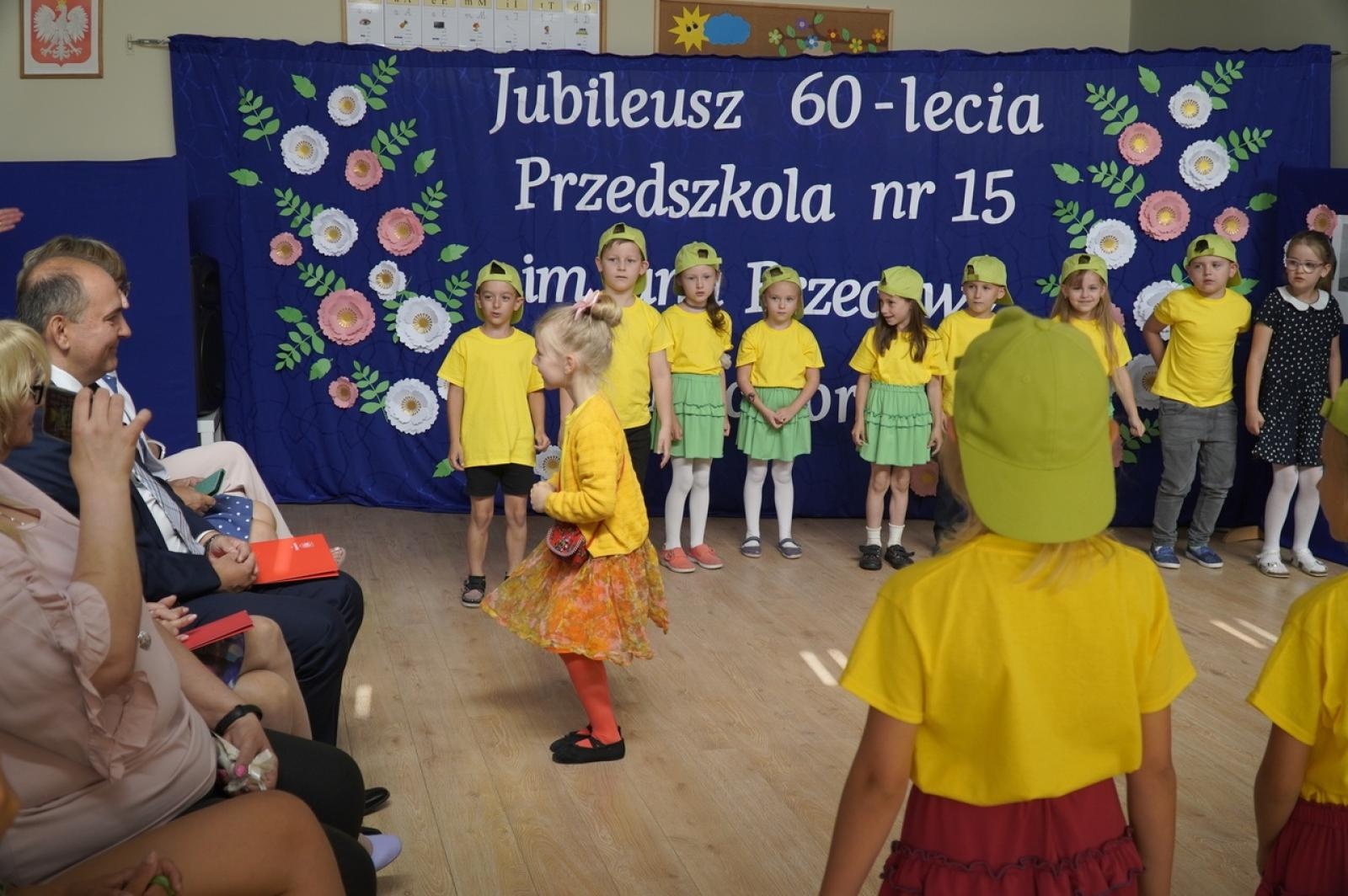 Zdjęcie w galerii na portalu naszraciborz.pl: Jubileusz 60-lecia raciborskiego Przedszkola nr 15 wiadomości z regionu
