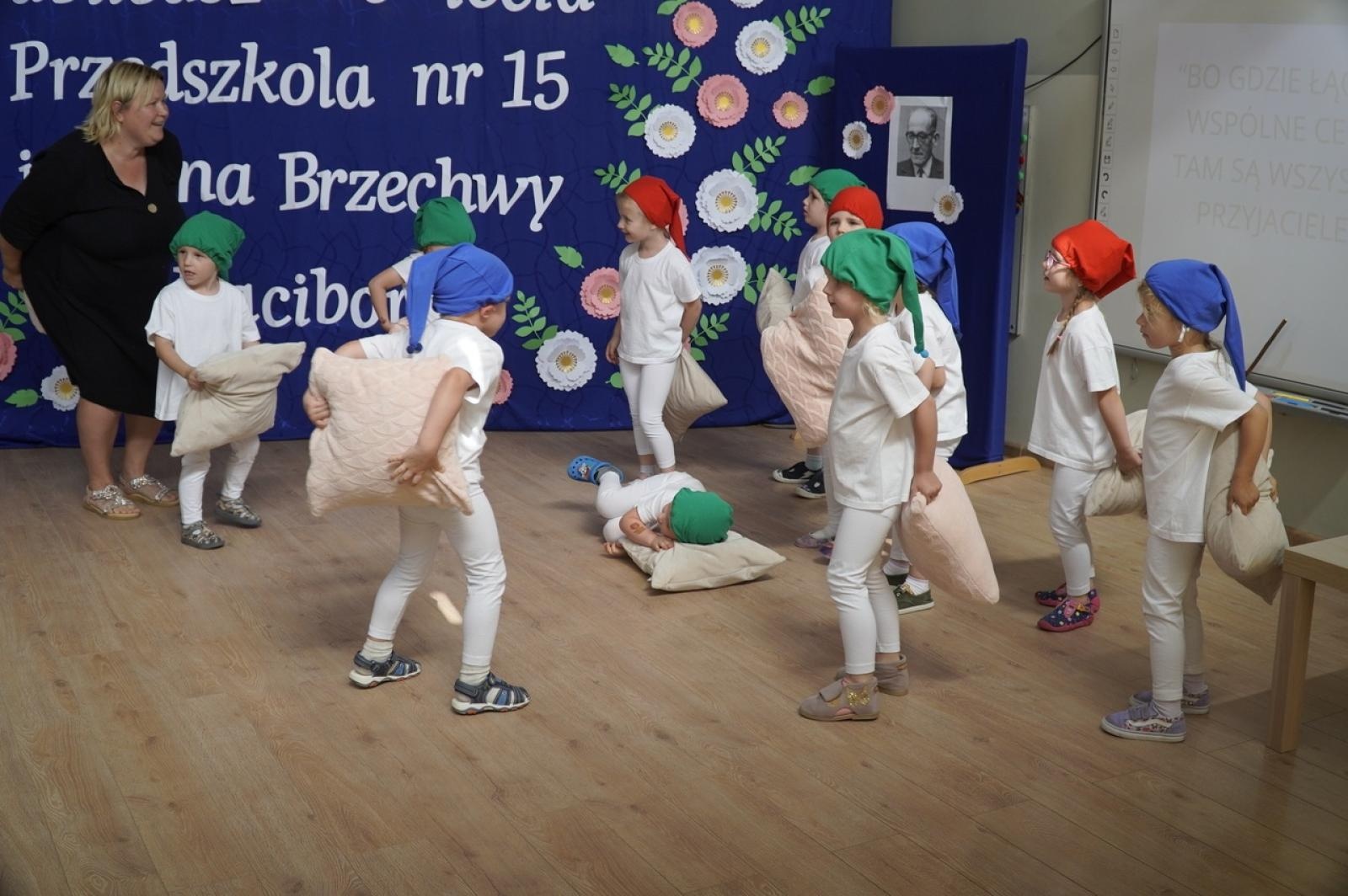 Zdjęcie w galerii na portalu naszraciborz.pl: Jubileusz 60-lecia raciborskiego Przedszkola nr 15 wiadomości z regionu