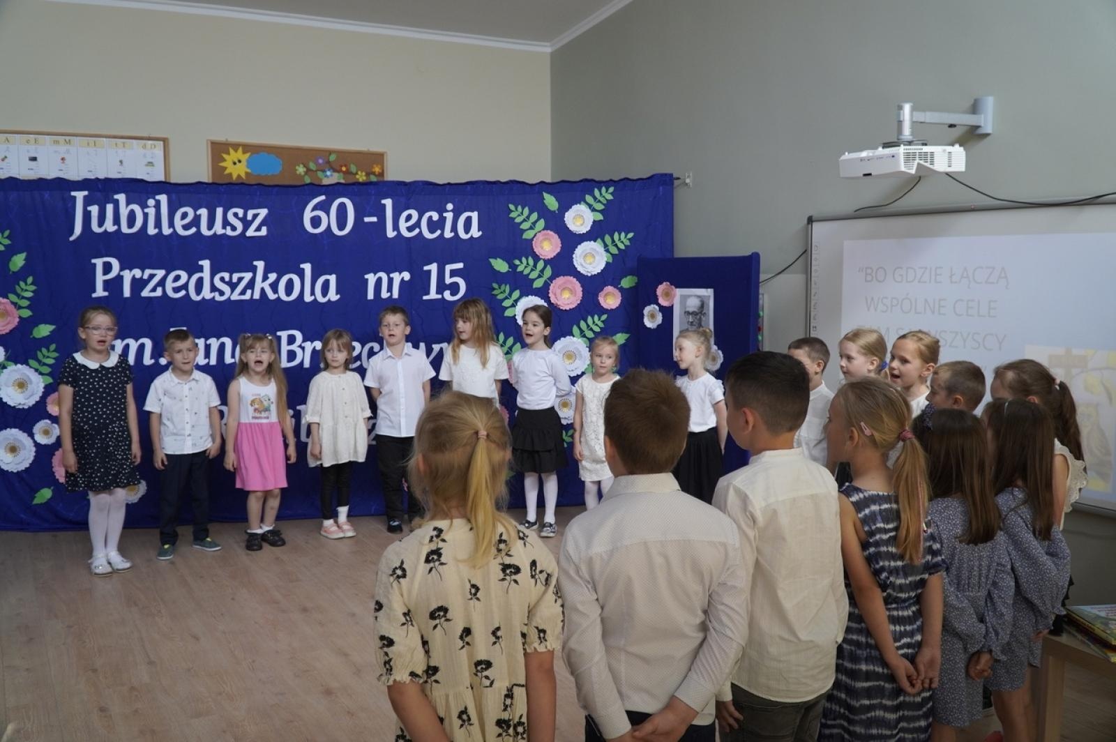 Zdjęcie w galerii na portalu naszraciborz.pl: Jubileusz 60-lecia raciborskiego Przedszkola nr 15 wiadomości z regionu