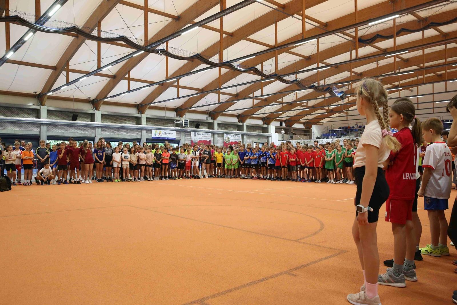 Zdjęcie w galerii na portalu naszraciborz.pl: Mały Memoriał im. Janusza Kusocińskiego w ZSOMS wiadomości z regionu