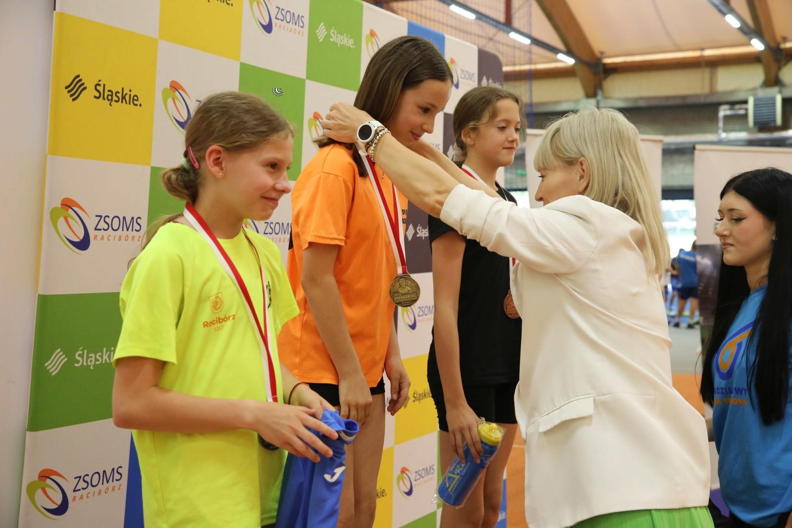 Zdjęcie w galerii na portalu naszraciborz.pl: Mały Memoriał im. Janusza Kusocińskiego w ZSOMS wiadomości z regionu