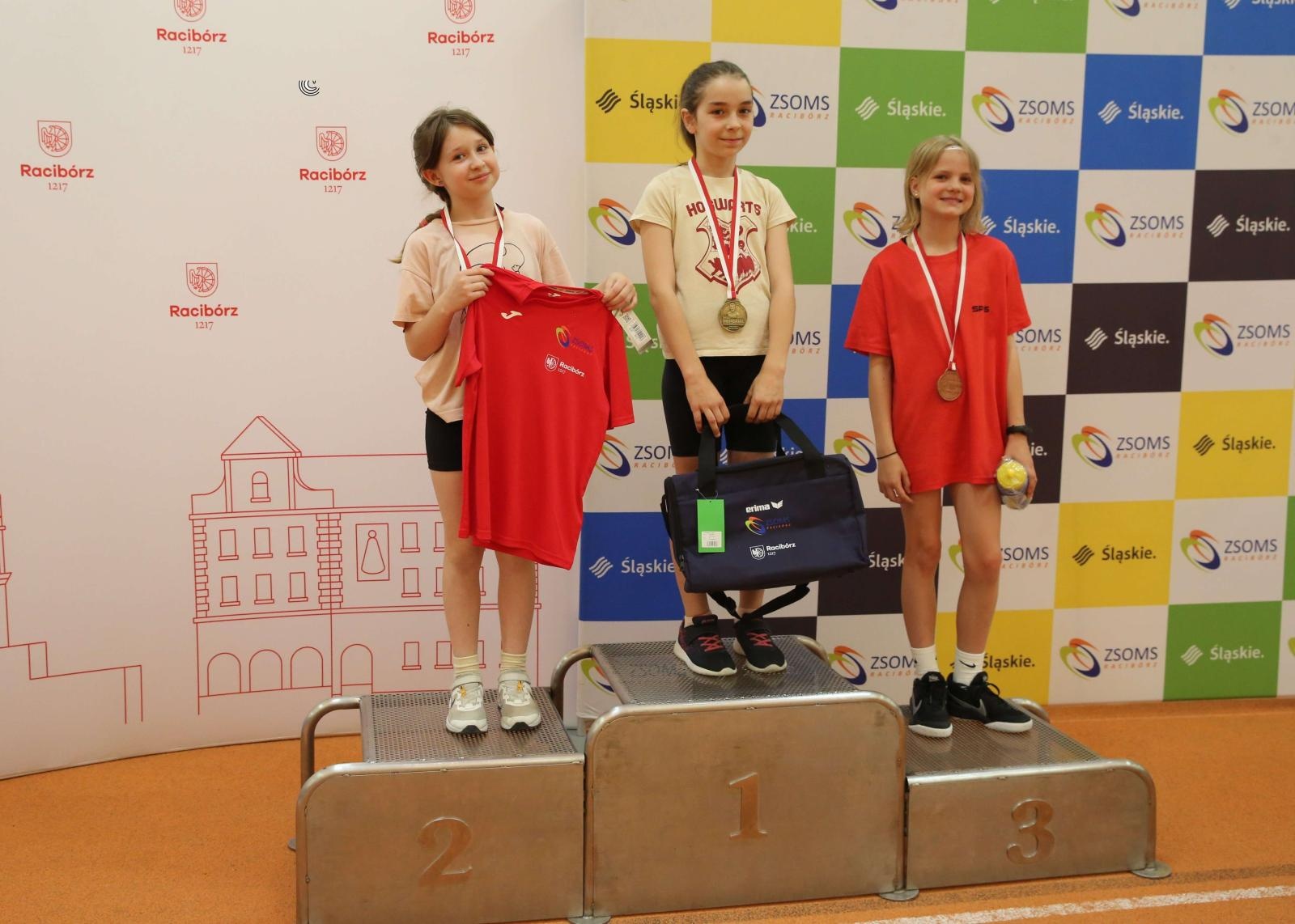 Zdjęcie w galerii na portalu naszraciborz.pl: Mały Memoriał im. Janusza Kusocińskiego w ZSOMS wiadomości z regionu