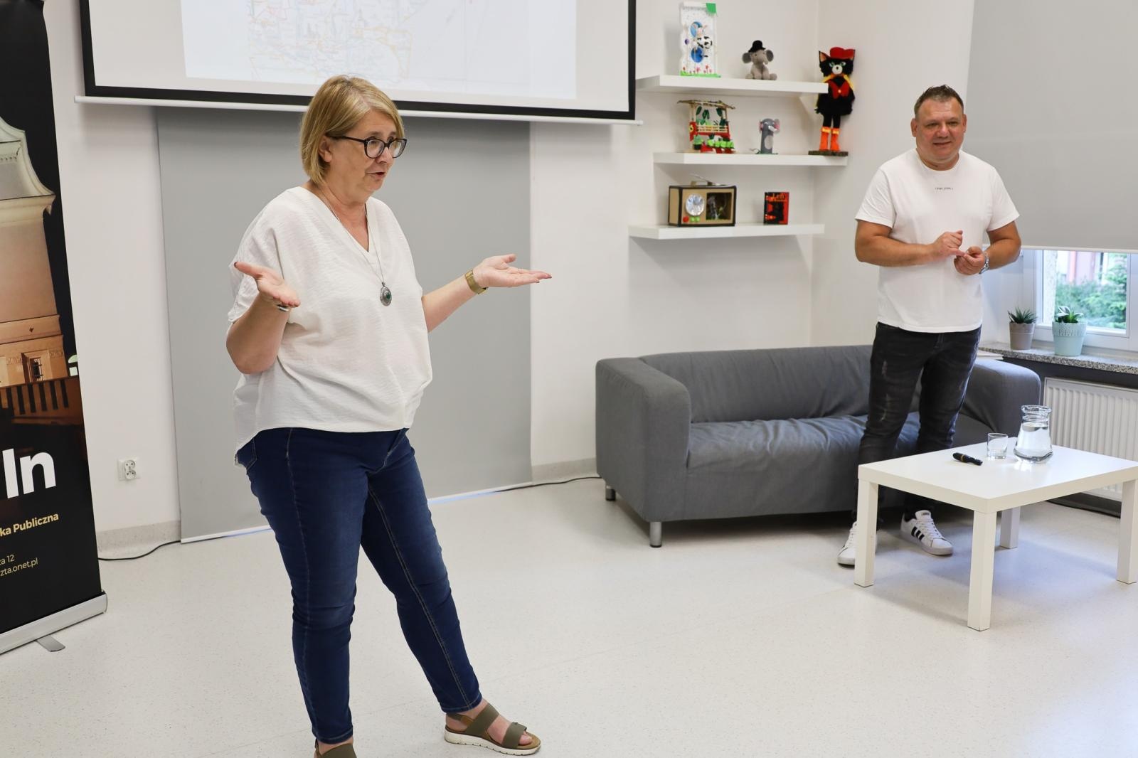 Zdjęcie w galerii na portalu naszraciborz.pl: Kraina winem płynąca. Borys Tynka opowiedział o Besarabii w raciborskiej bibliotece wiadomości z regionu