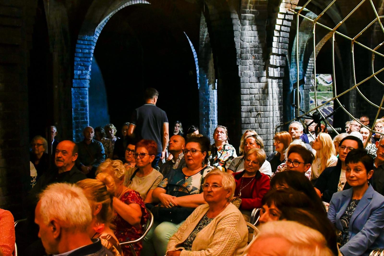 Zdjęcie w galerii na portalu naszraciborz.pl: Viva Flamenco! Dni Raciborza rozpoczęto w podziemiach wiadomości z regionu