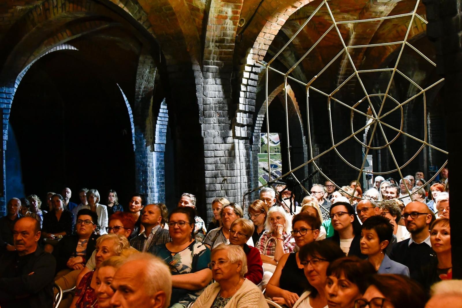 Zdjęcie w galerii na portalu naszraciborz.pl: Viva Flamenco! Dni Raciborza rozpoczęto w podziemiach wiadomości z regionu
