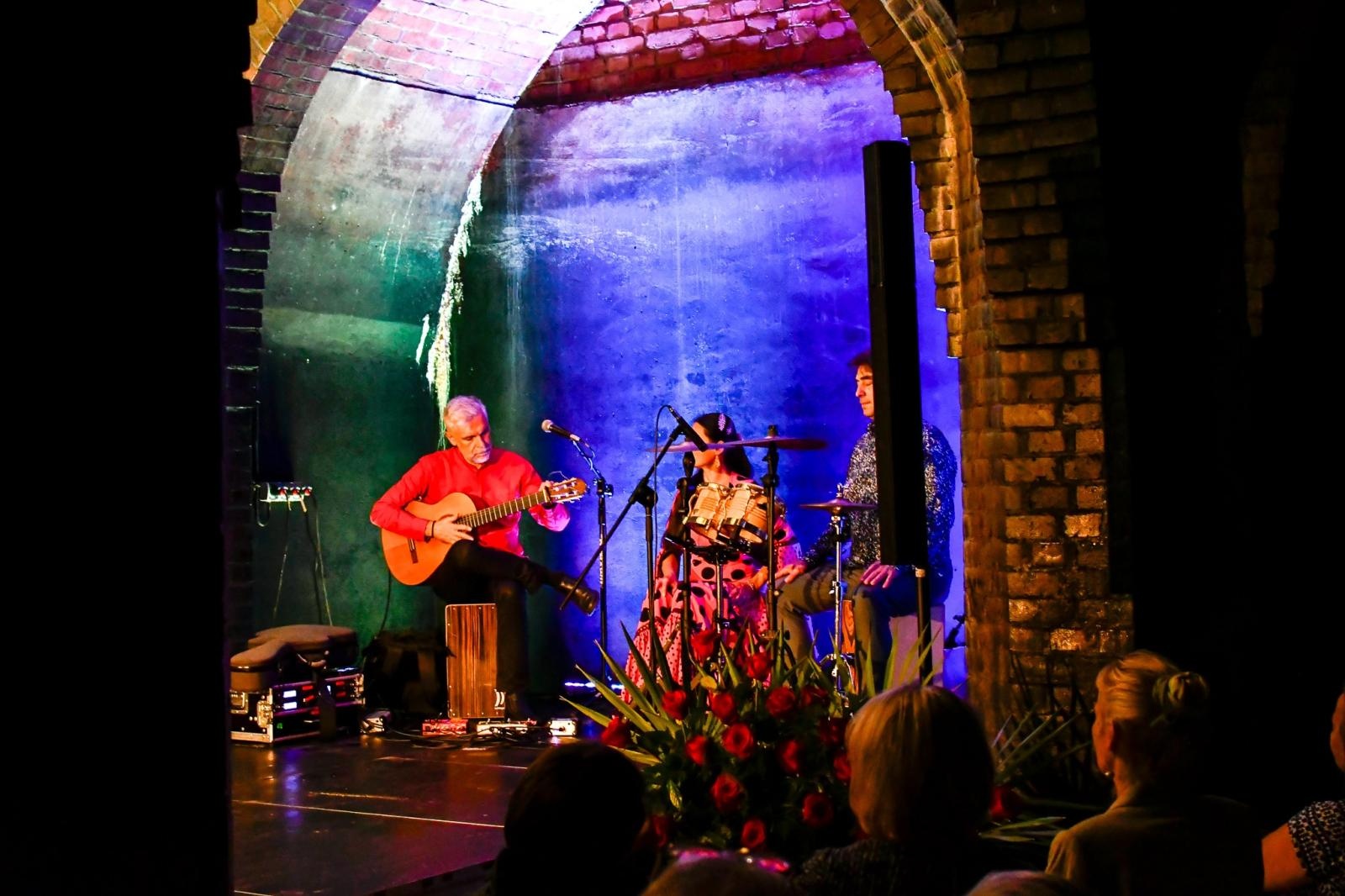 Zdjęcie w galerii na portalu naszraciborz.pl: Viva Flamenco! Dni Raciborza rozpoczęto w podziemiach wiadomości z regionu